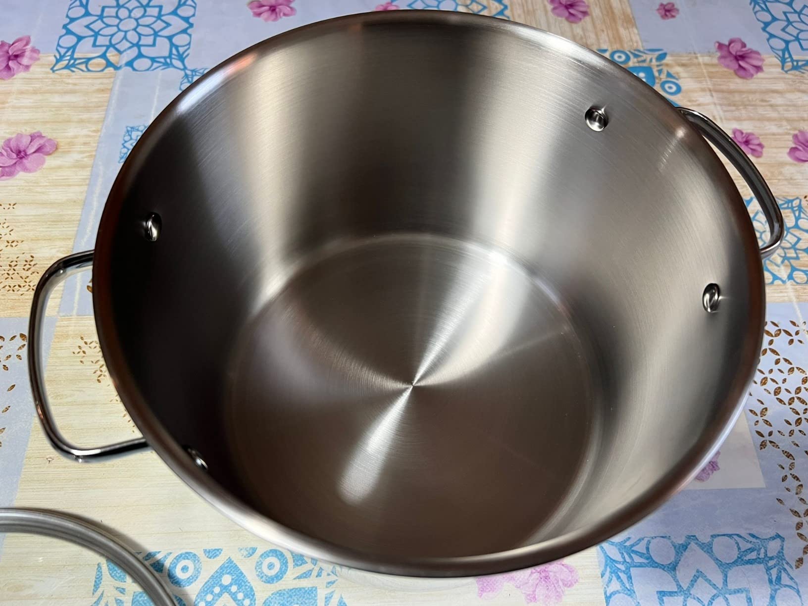 Amazon Basics Pentolone Acciaio Inox 7,6 L con Coperchio Vetro