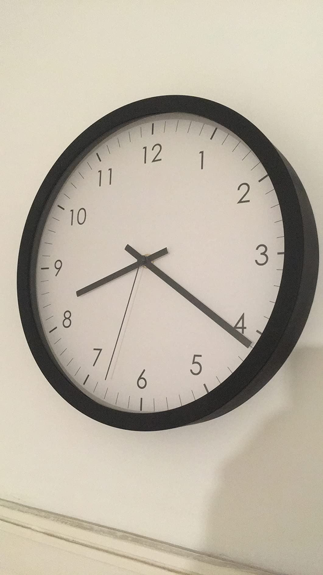Amazon Basics Orologio da Parete 30 cm Nero Silenzioso