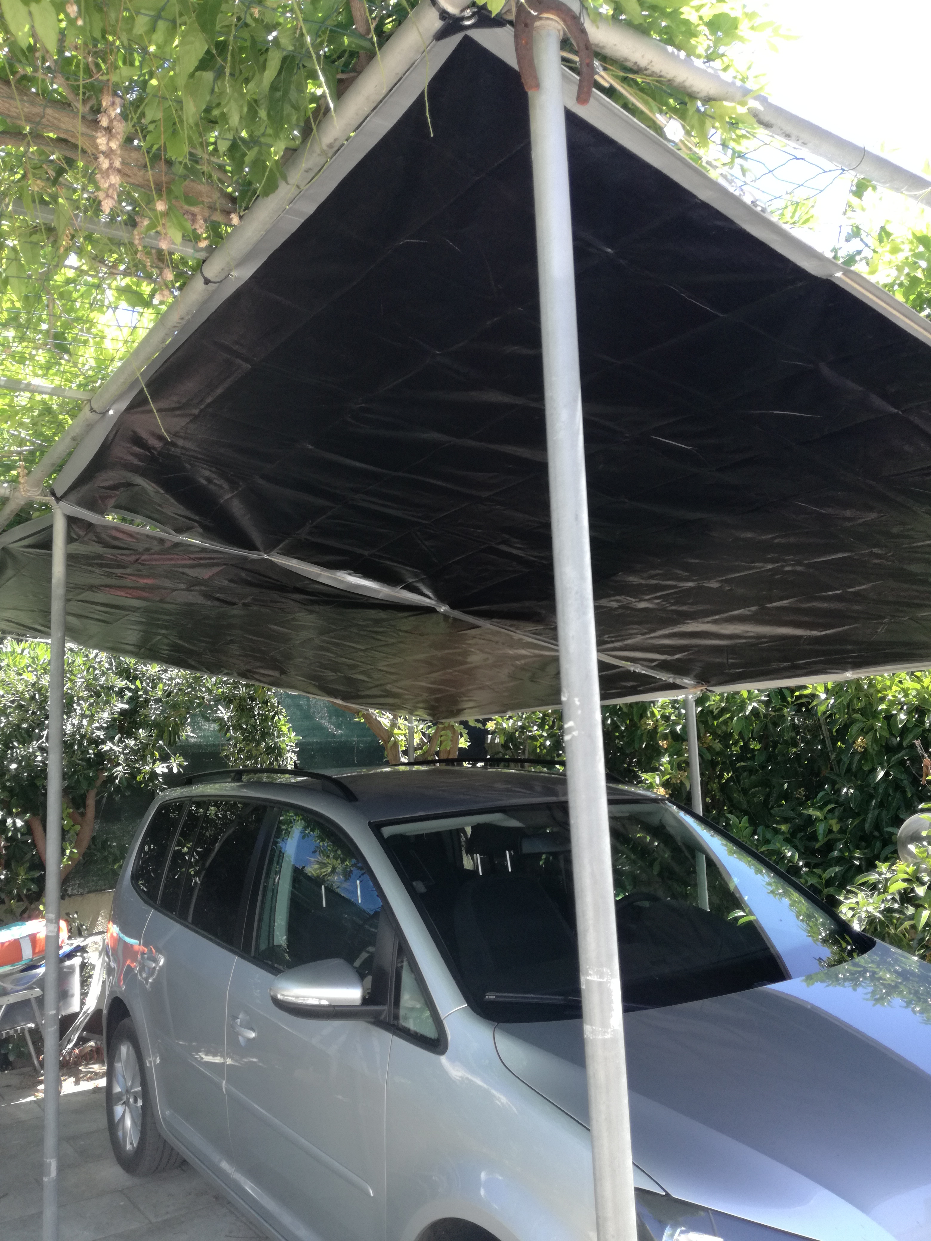 AmazonBasics Telo Impermeabile 3,6 x 6 m Argento/Nero