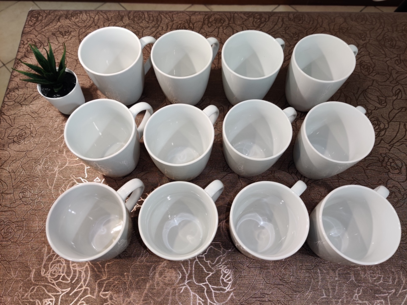 Amazon Basics Tazze Porcellana 355 ml Set 12 Pezzi Bianche Impilabili