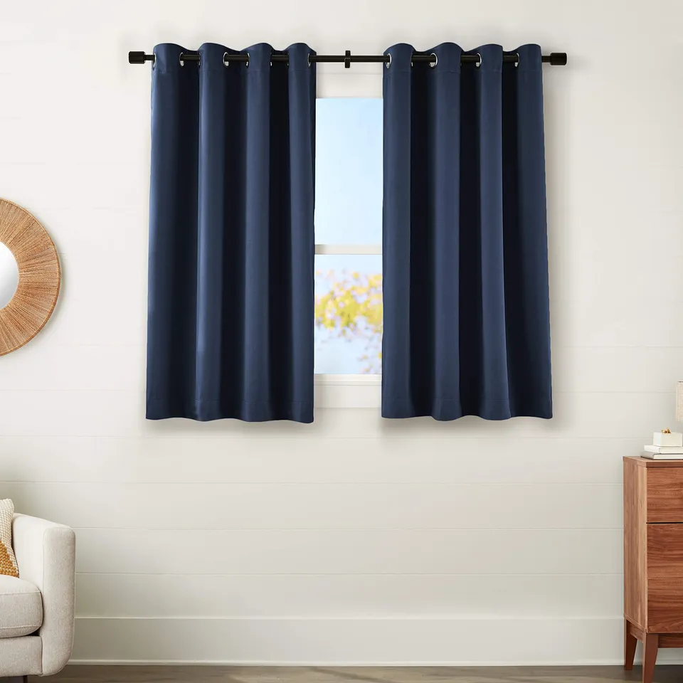 Amazon Basics Theatre Grade tende oscuranti 132x160 blu navy 2 pezzi termiche