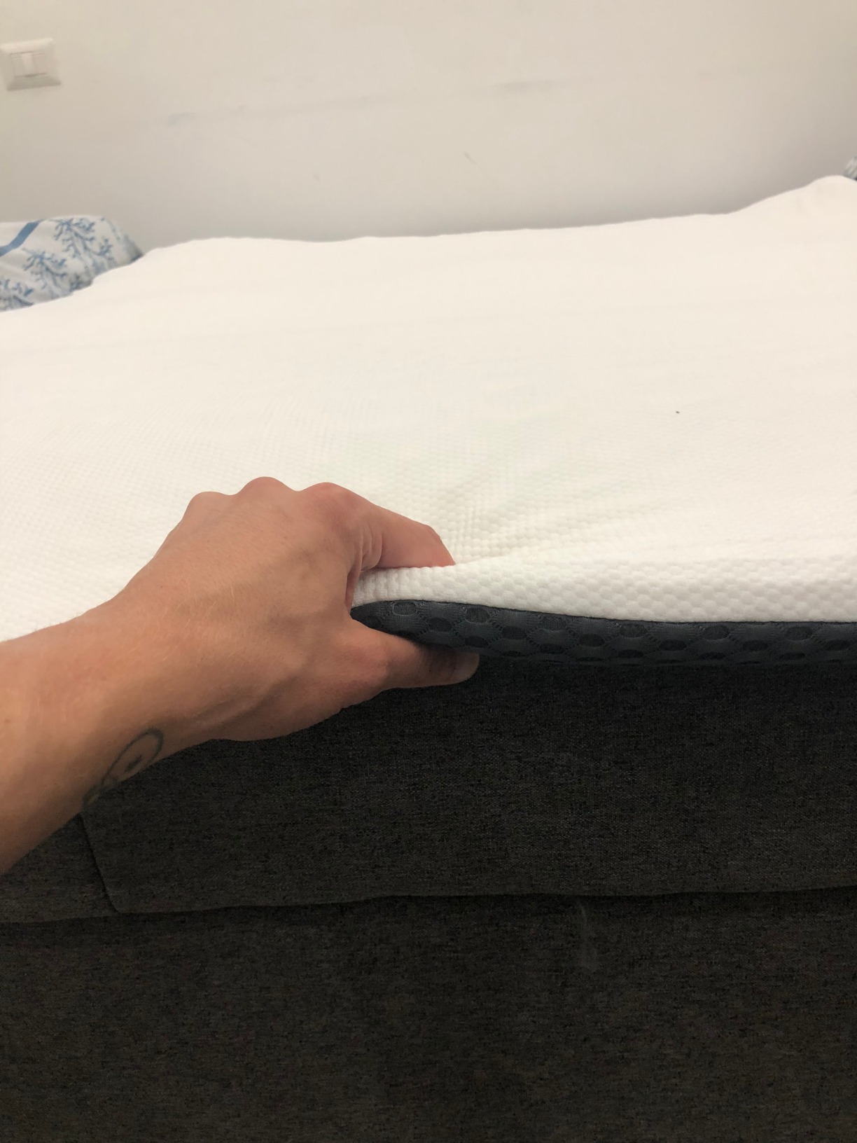 AmazonBasics Topper 135x190 Coprimaterasso Memory Foam 4 cm 7 zone