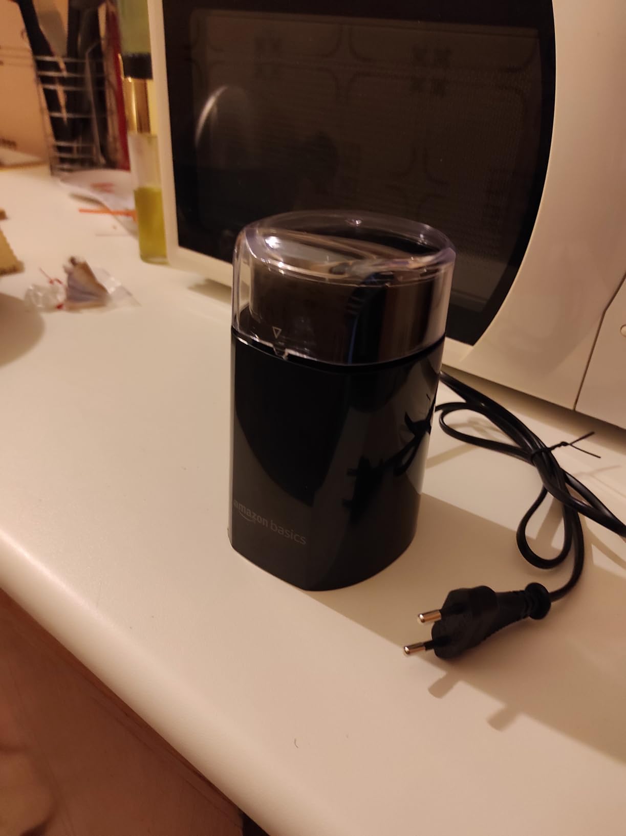 Amazon Basics Macinacaffè Elettrico Nero 30 g Lama Inox