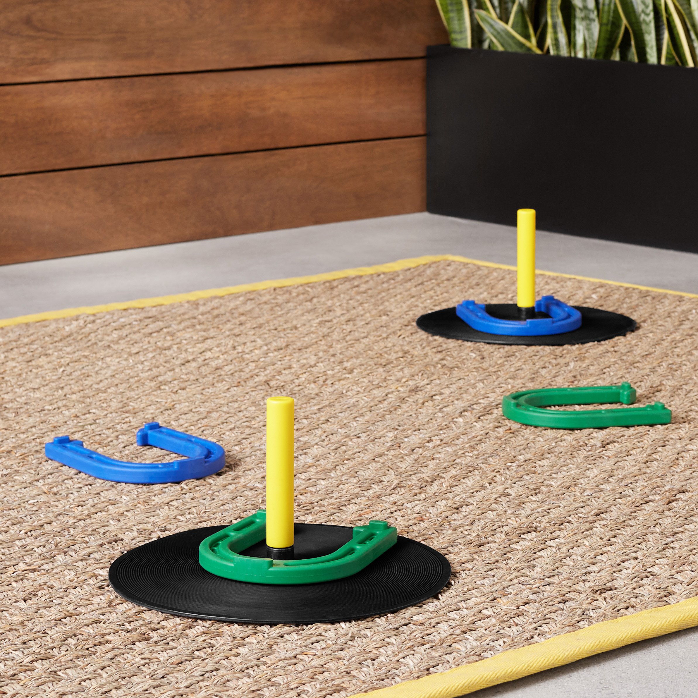 Amazon Basics set ferri di cavallo gomma 4 pezzi portatile