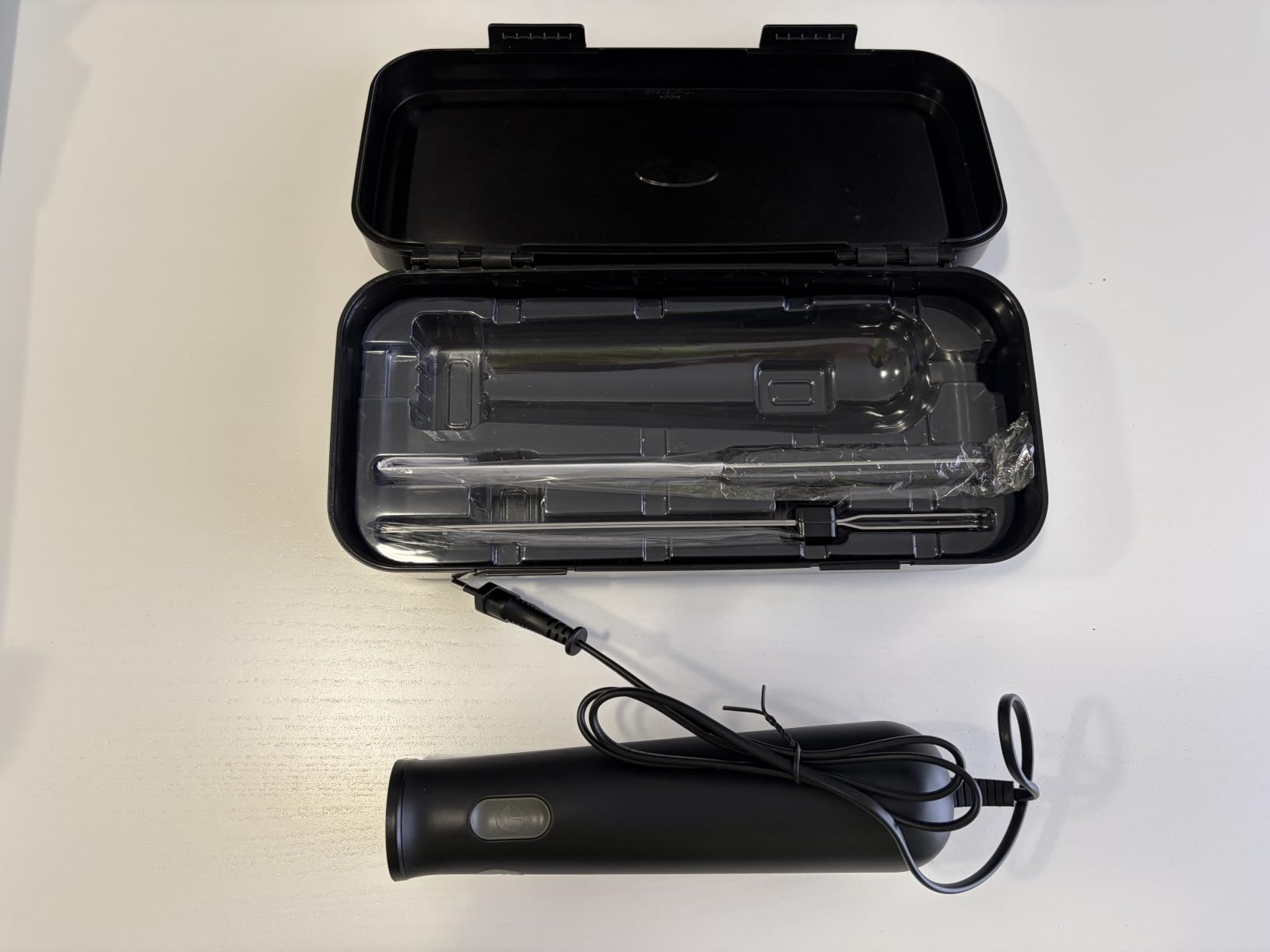 AmazonBasics EK1000-GS coltello elettrico carne e pane nero 150W