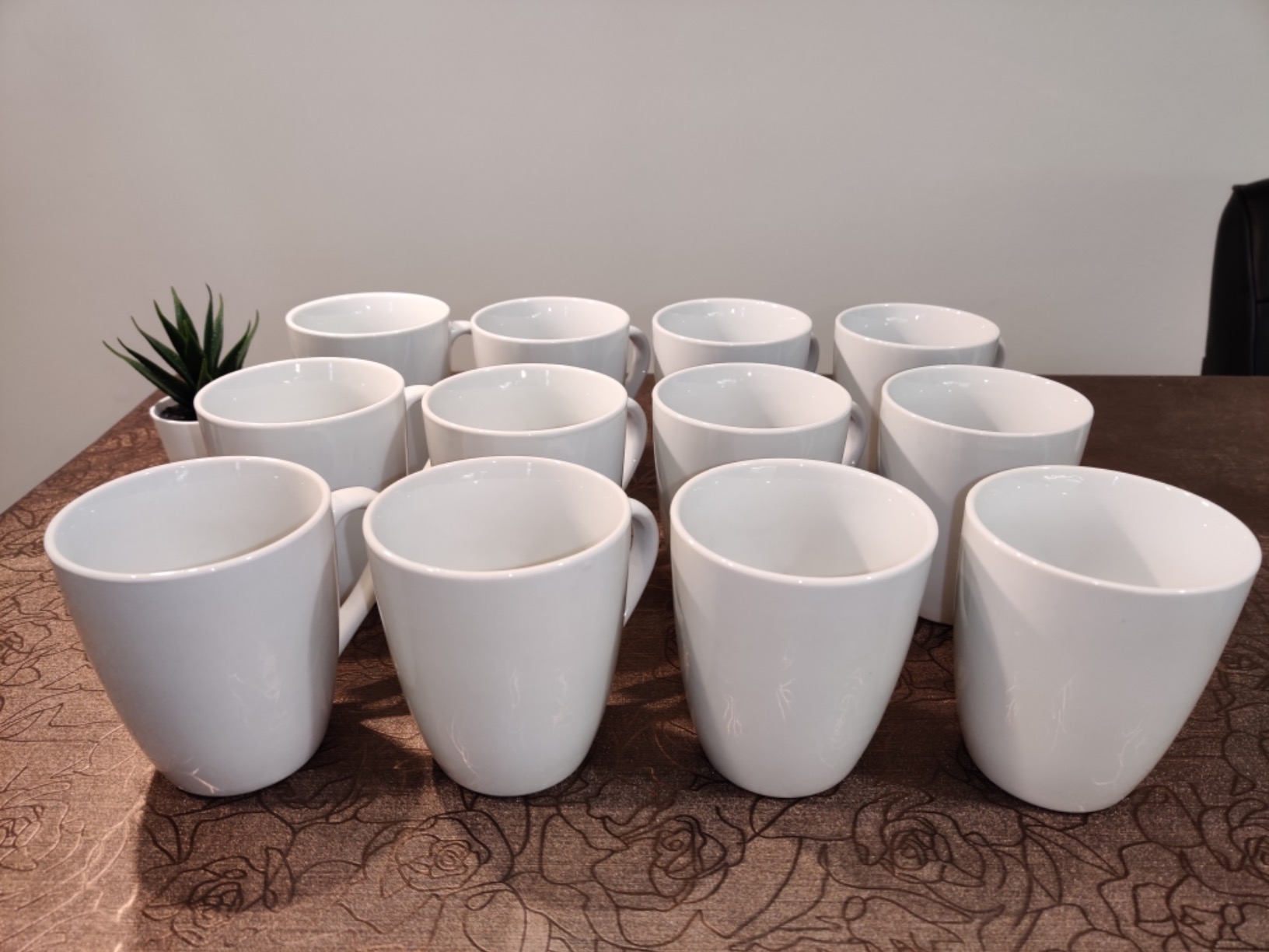 Amazon Basics Tazze Porcellana 355 ml Set 12 Pezzi Bianche Impilabili