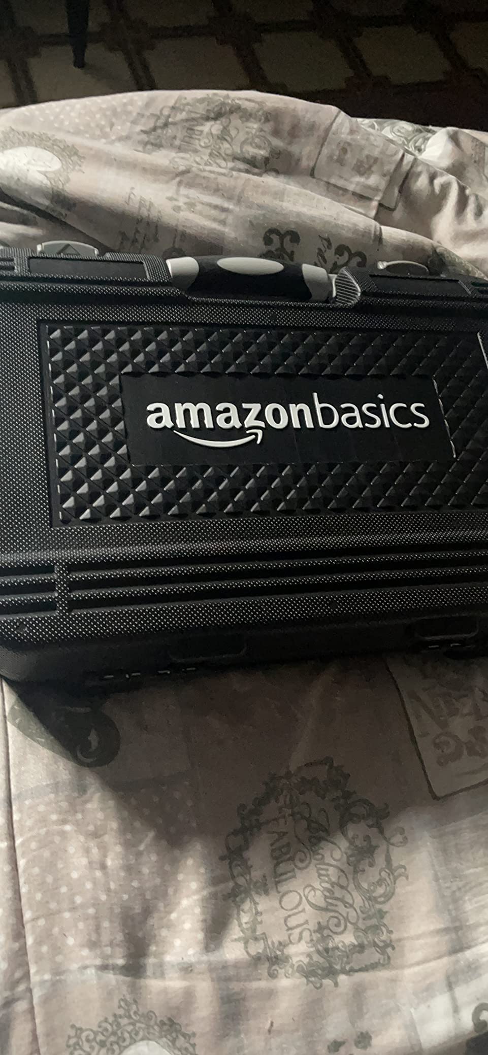 AmazonBasics Set Utensili Casa 32 Pezzi Nero Grigio Acciaio