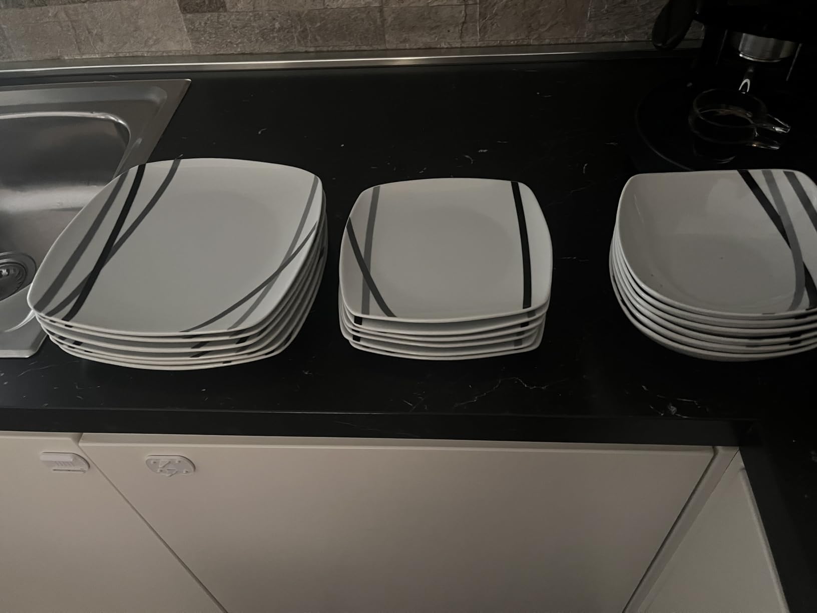 Amazon Basics Servizio Piatti 18 Pezzi Bianco 6 Persone