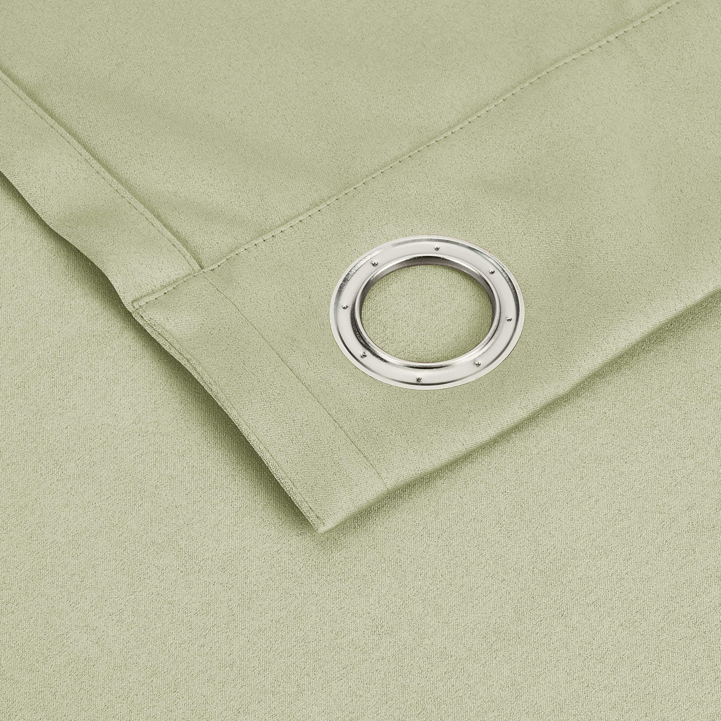 Amazon Basics Theatre Grade tende oscuranti 52x95 verde salvia 2 pezzi termiche