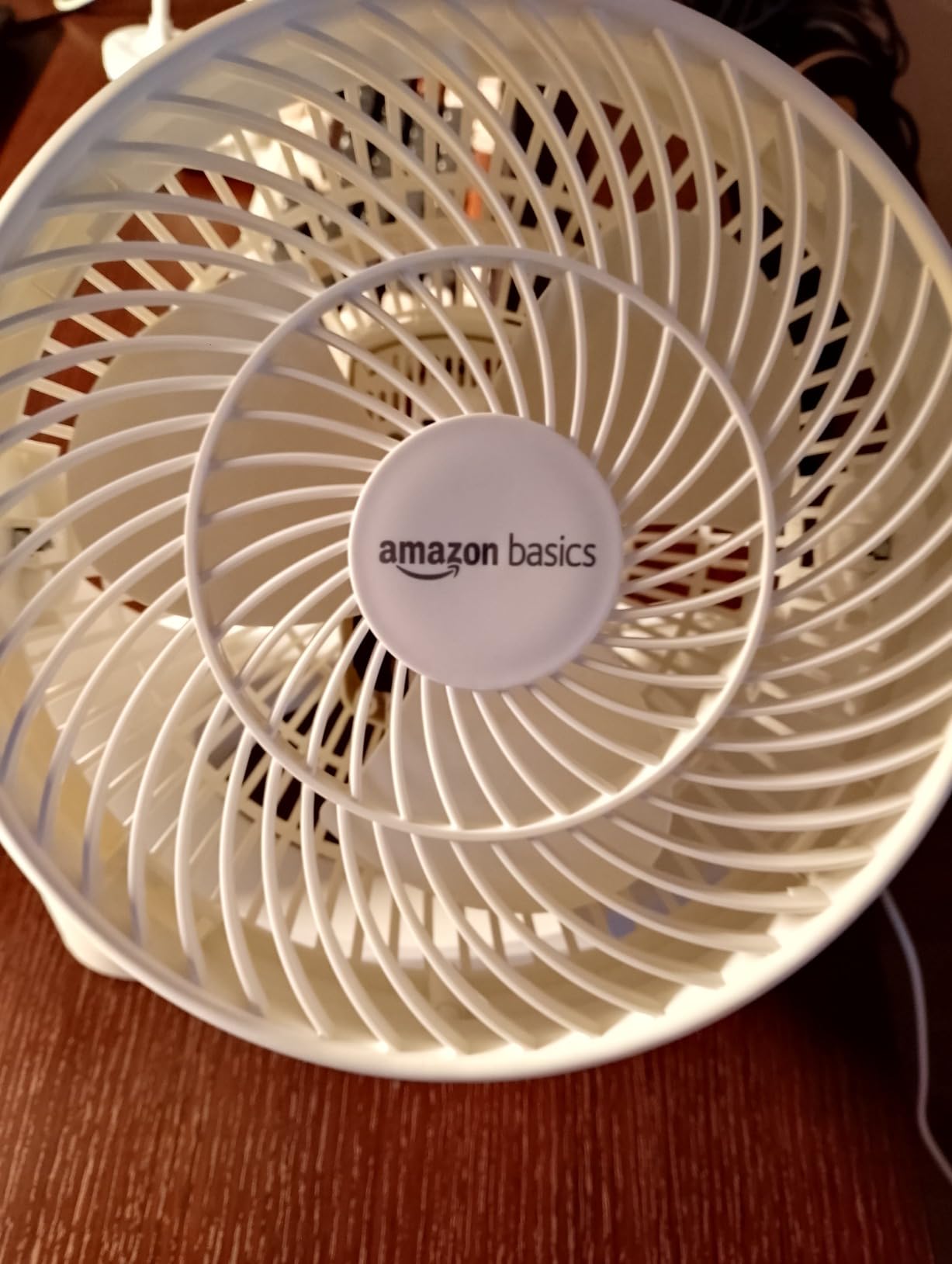 Amazon Basics ventilatore da tavolo 18 cm bianco 3 velocita