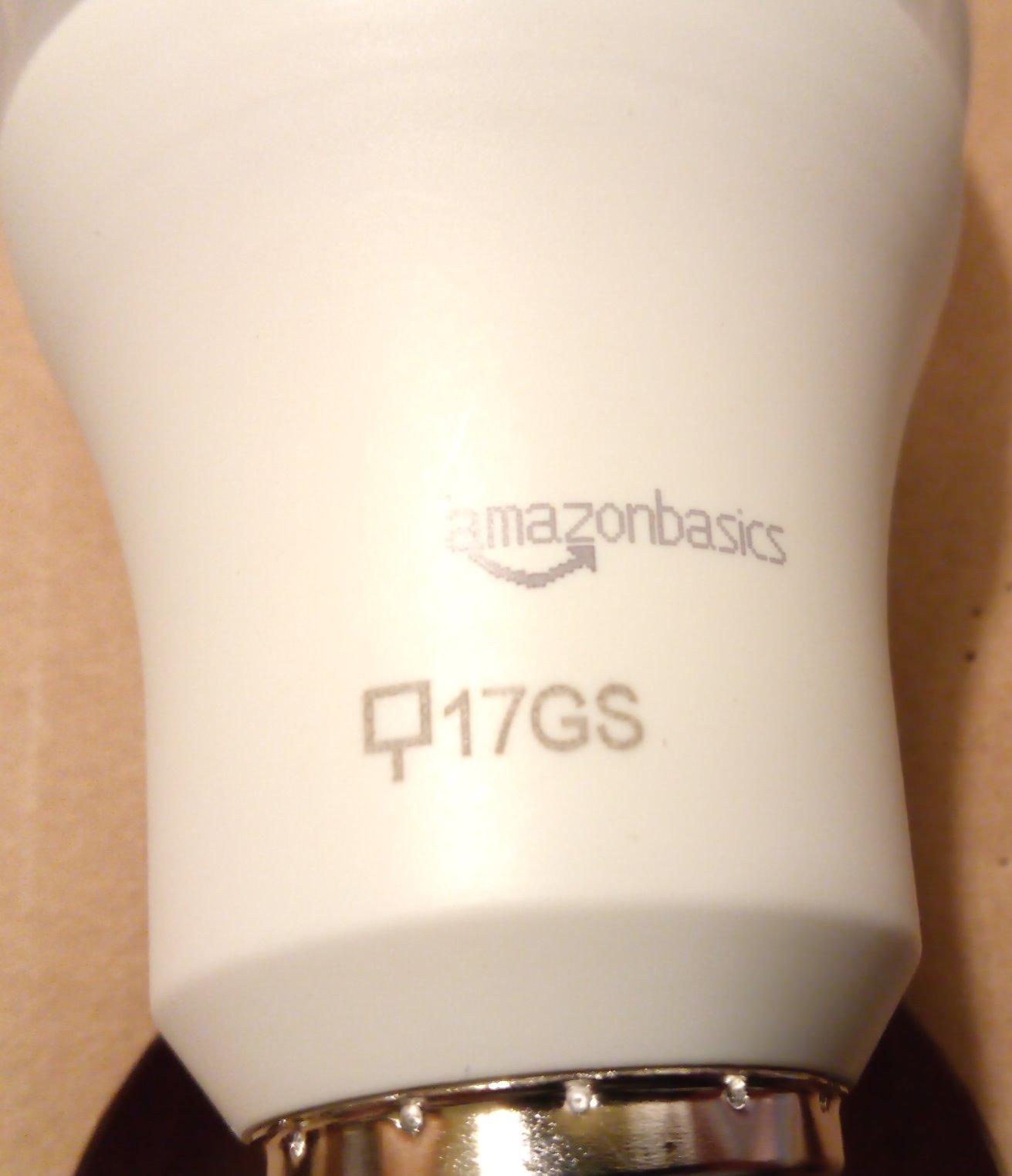 Amazon Basics Lampadine LED E27 10,5W luce calda 6 pz 1055lm