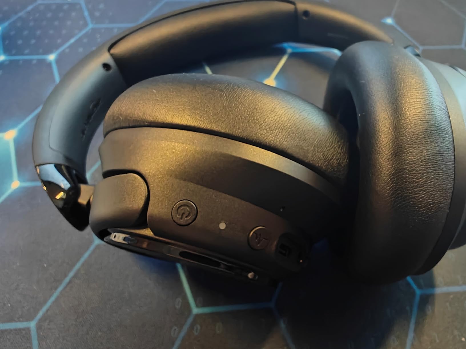 Amazon Basics Cuffie Wireless Bluetooth 5.3 ANC Nere 35 Ore