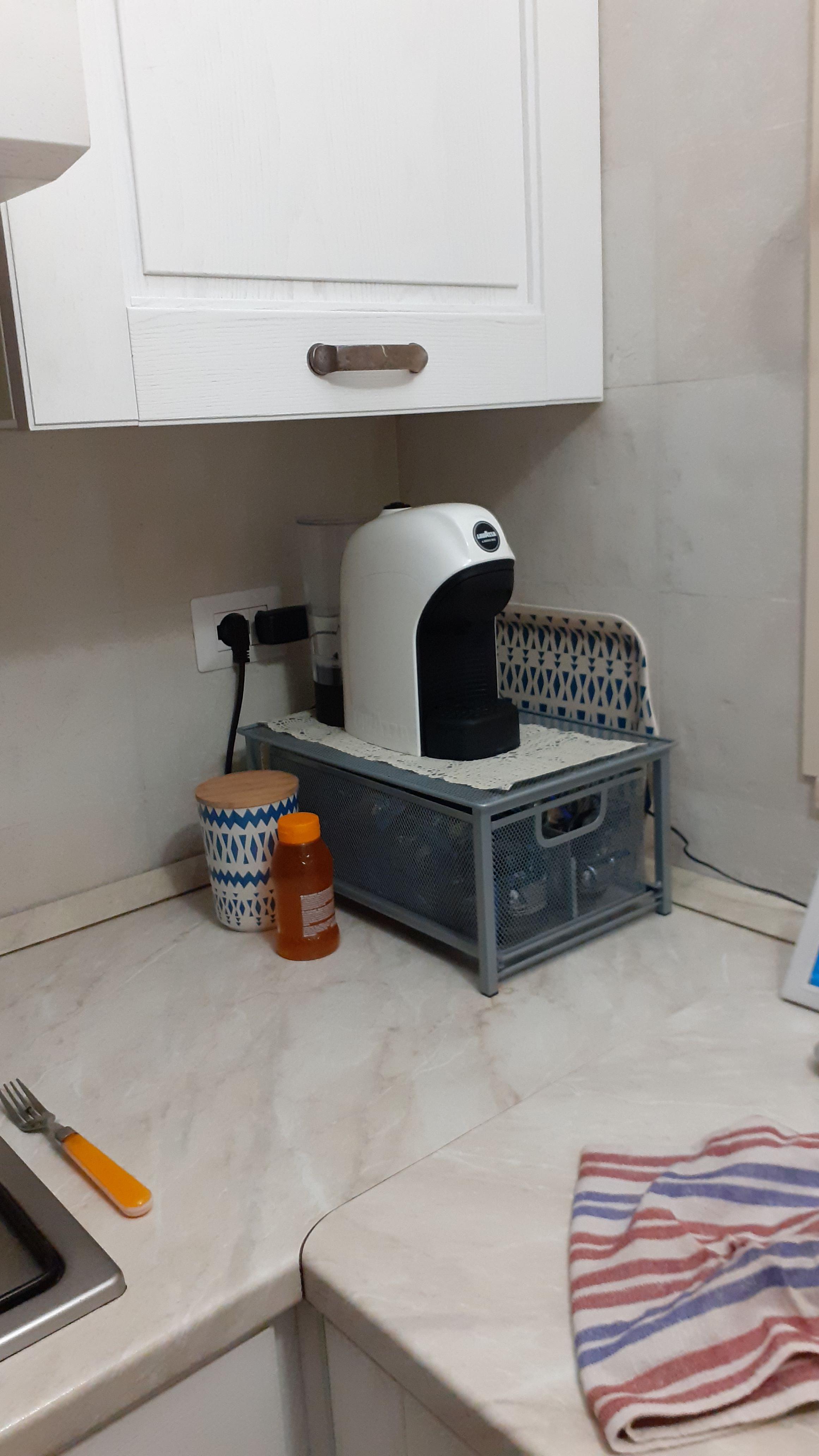 AmazonBasics Mensola Rete Argentata con 2 Cestelli Estraibili