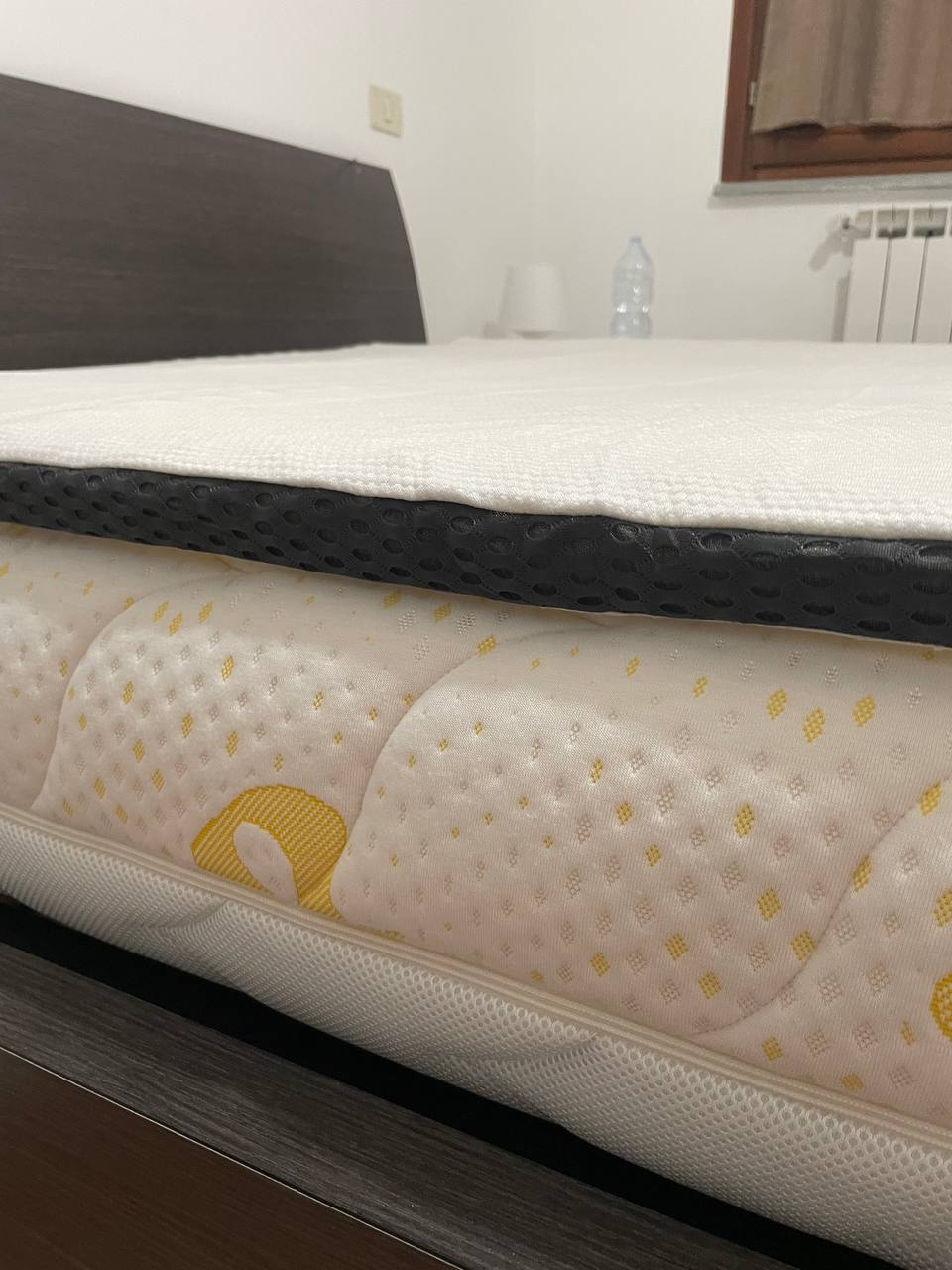AmazonBasics Topper 135x190 Coprimaterasso Memory Foam 4 cm 7 zone