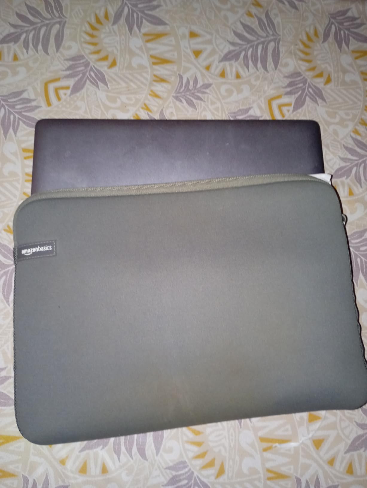 Amazon Basics Custodia Laptop 13,3 Pollici Blu Navy Sottile