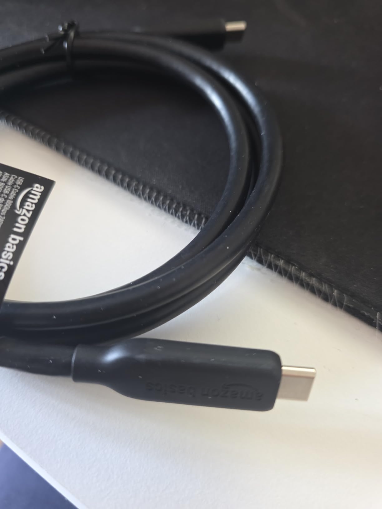 Amazon Basics cavo USB4 USB-C 1,5m 240W 80Gbps