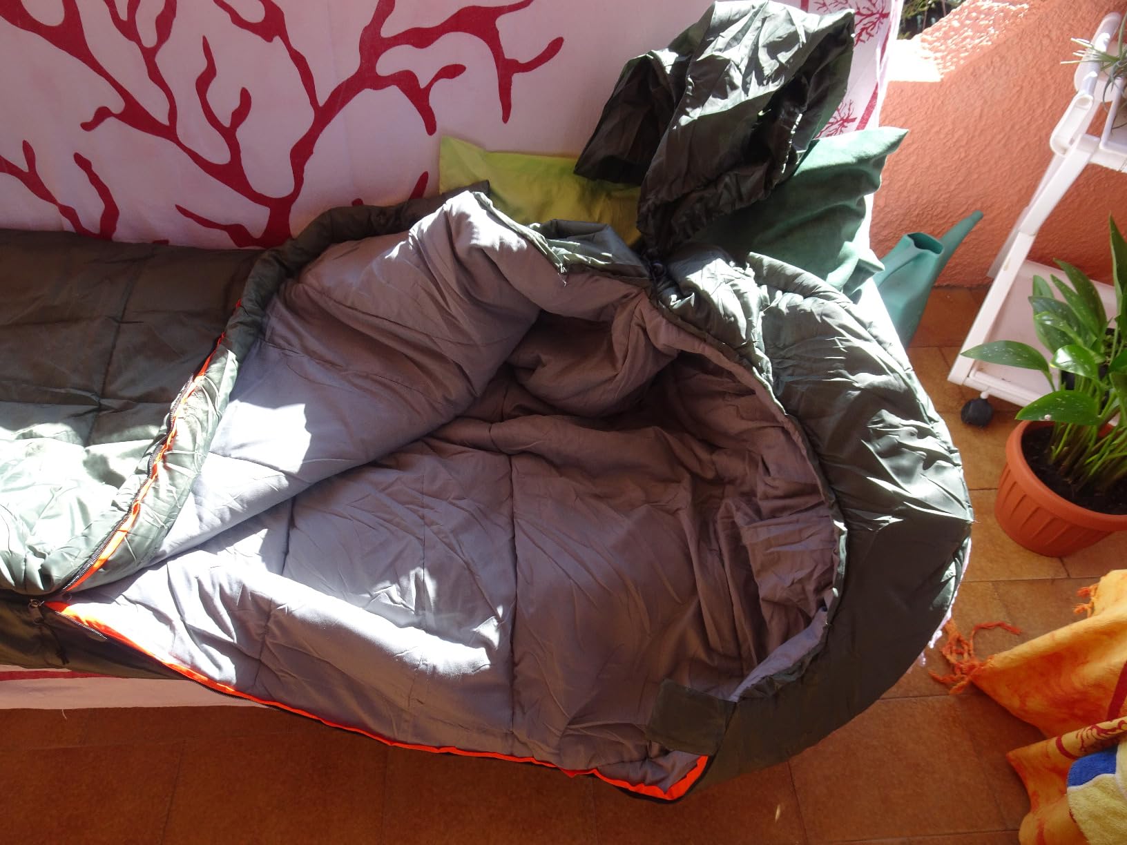 Amazon Basics Sacco a Pelo Mummia -6°C Verde Oliva