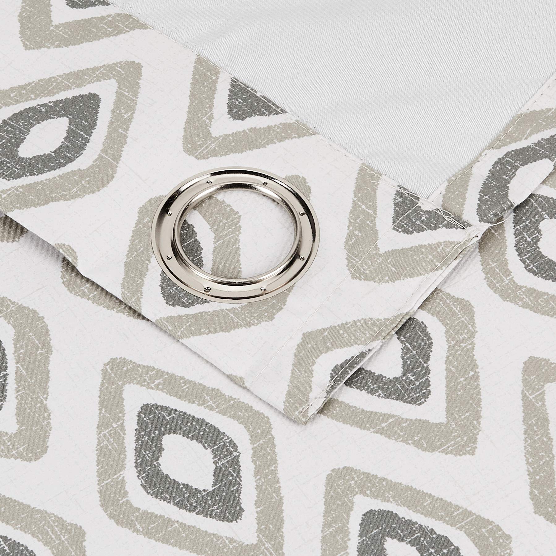 Amazon Basics SilkySoft 42x63 tenda oscurante tribal 2 pezzi