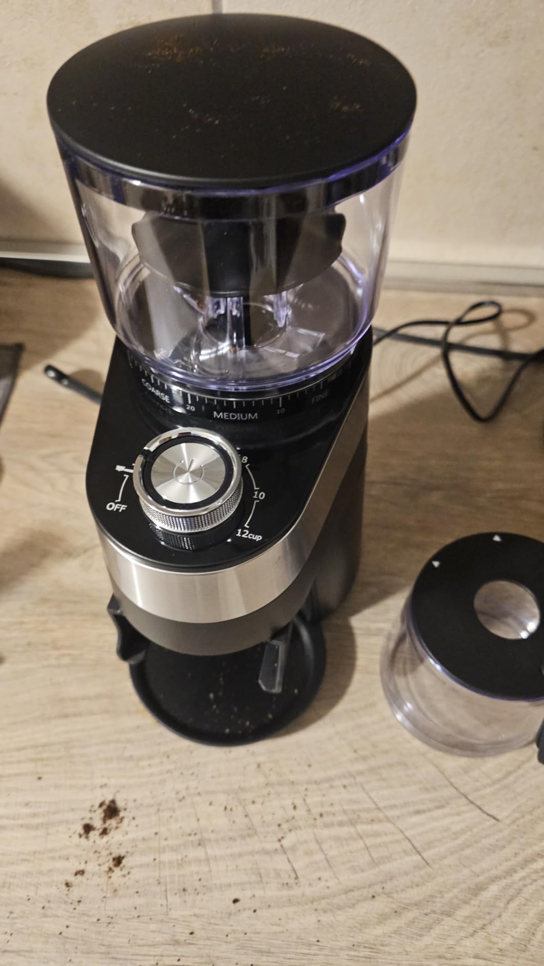 Amazon Basics Macinacaffè elettrico 30 livelli nero