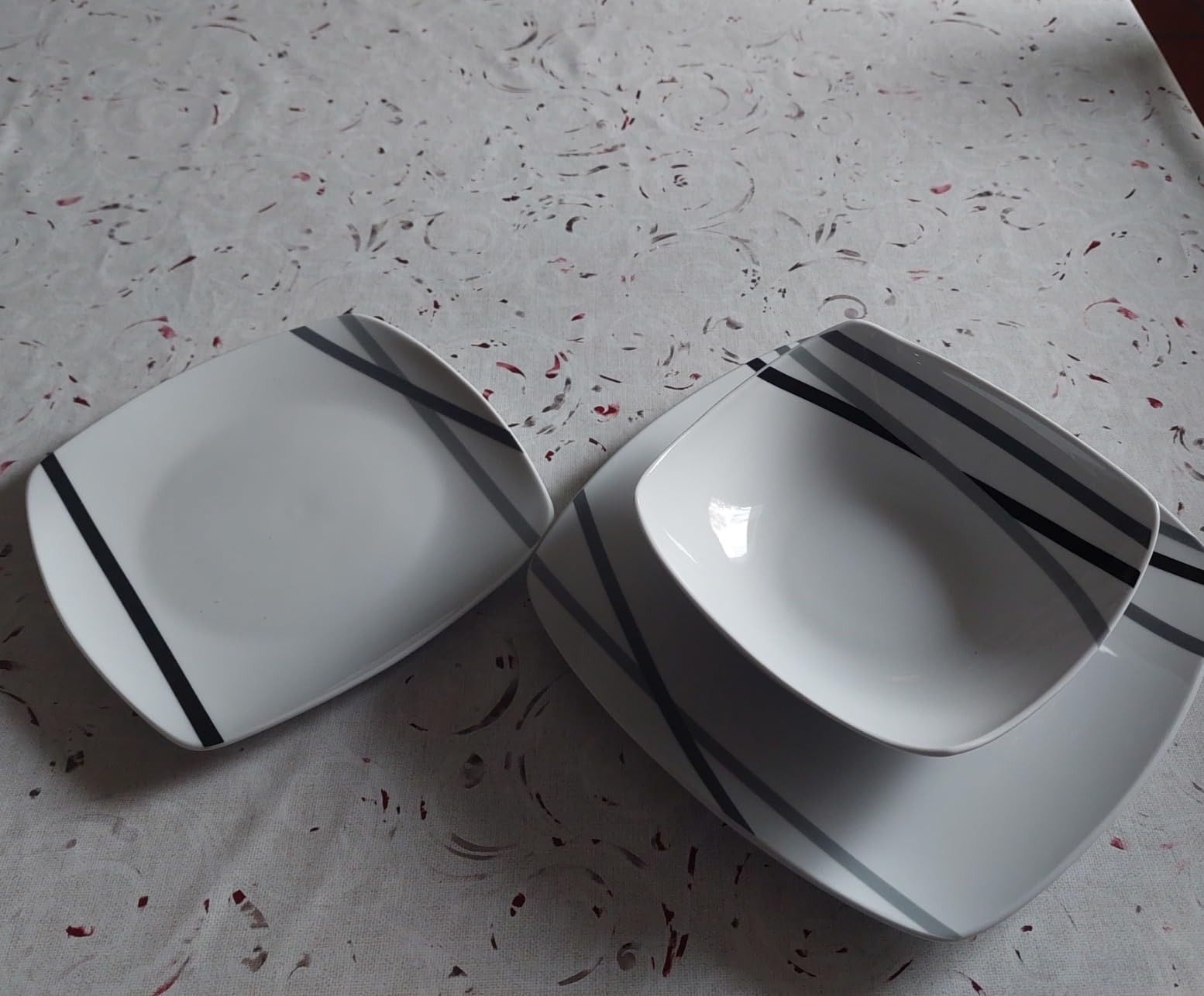 Amazon Basics Servizio Piatti 18 Pezzi Bianco 6 Persone