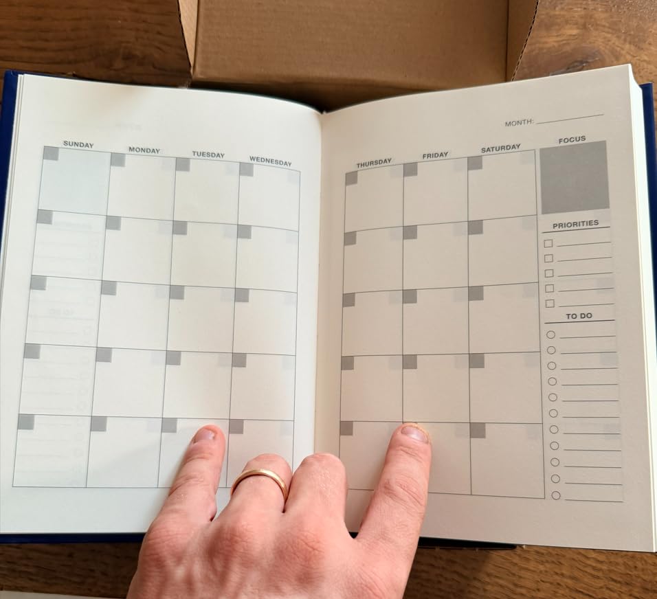 AmazonBasics Agenda Giornaliera A5 Copertina Rigida Blu Navy