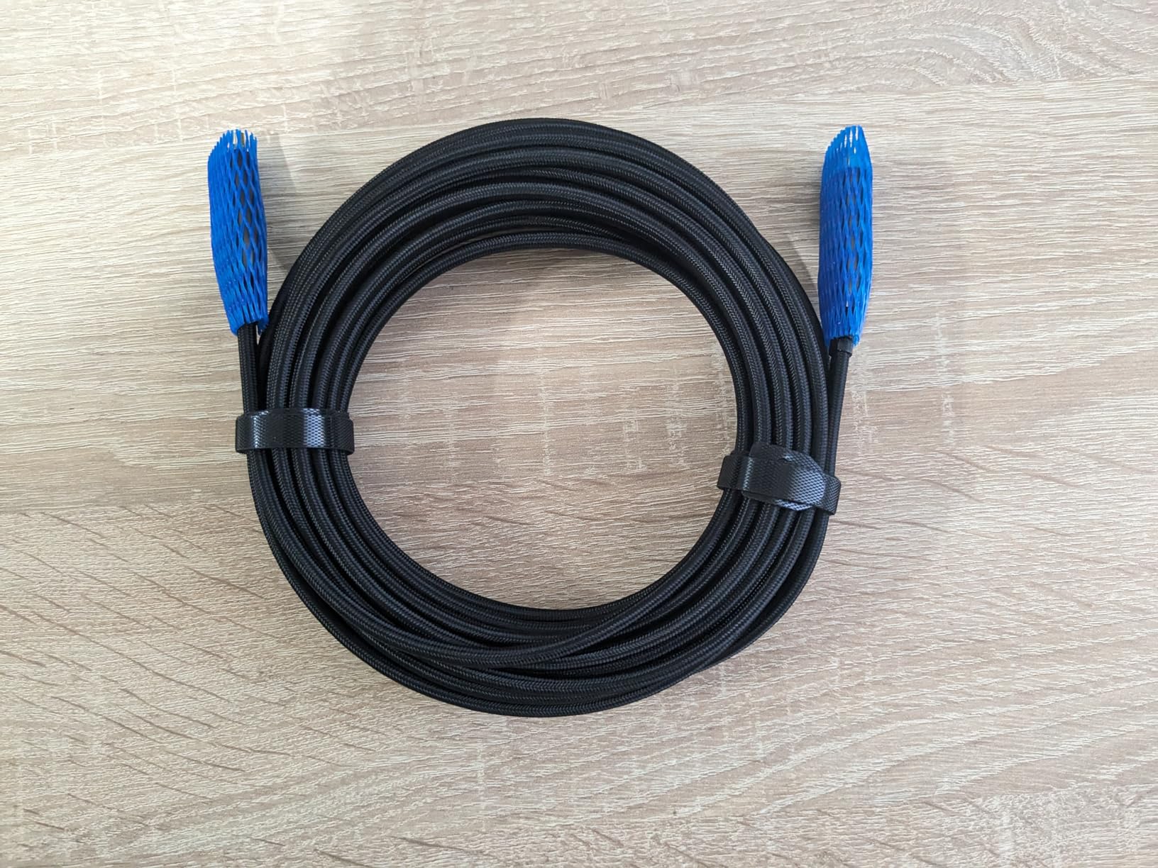 Amazon Basics cavo HDMI 4K 10 m fibra ottica nero