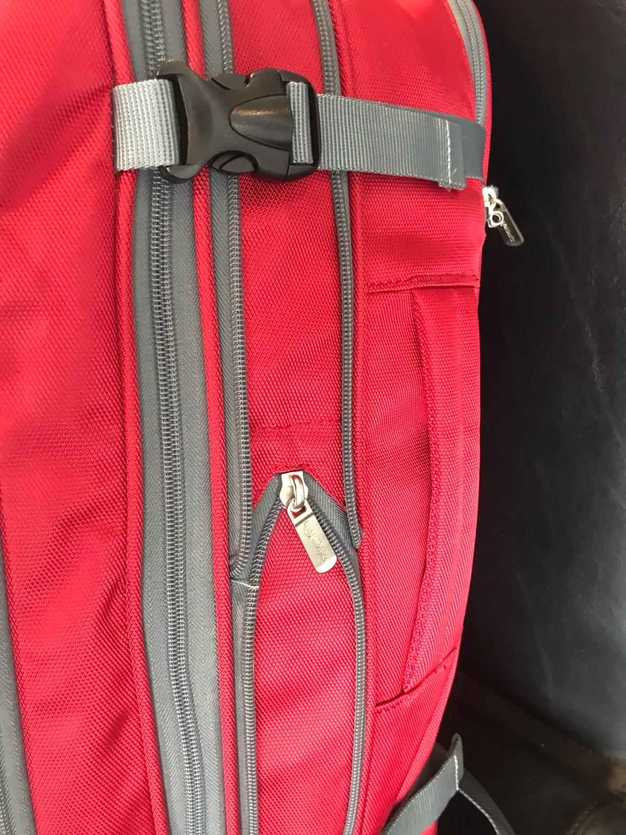 AmazonBasics Zaino da viaggio bagaglio a mano leggero
