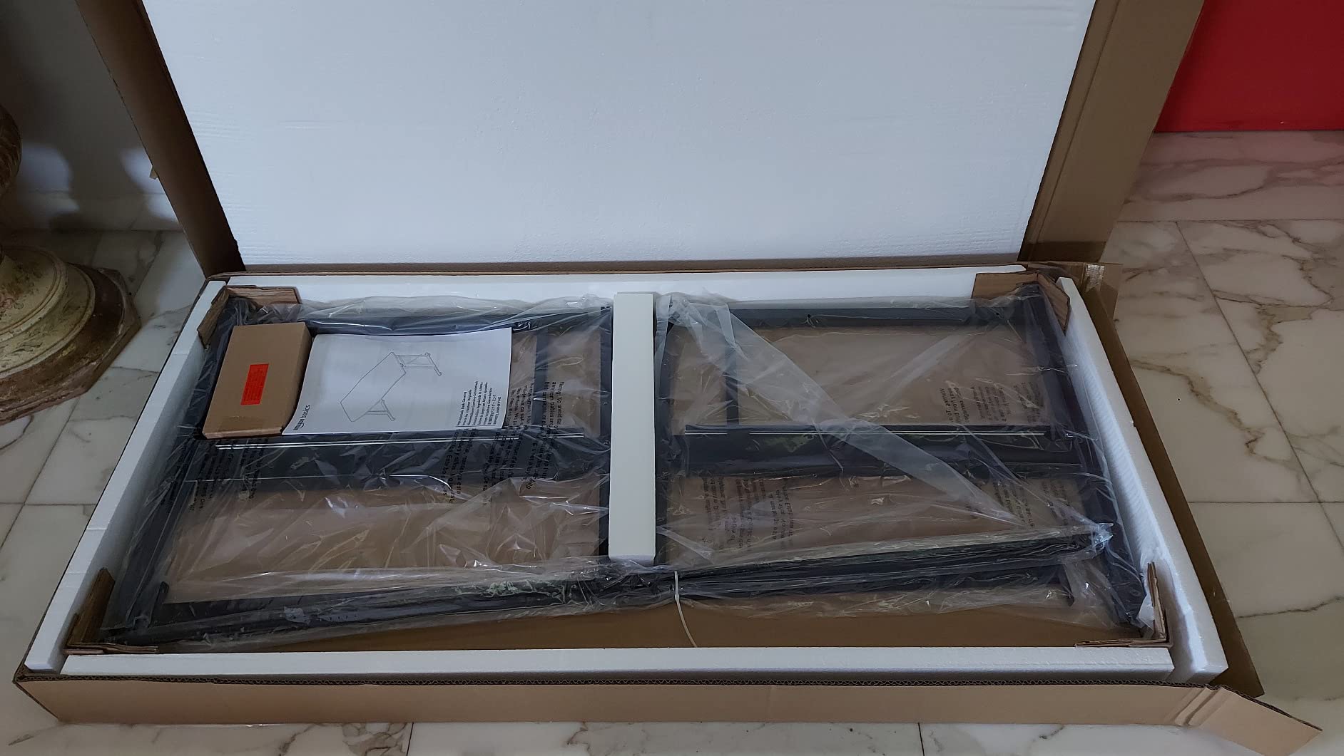 Amazon Basics Scrivania Gaming Regolabile in Altezza Nera 120x55 cm
