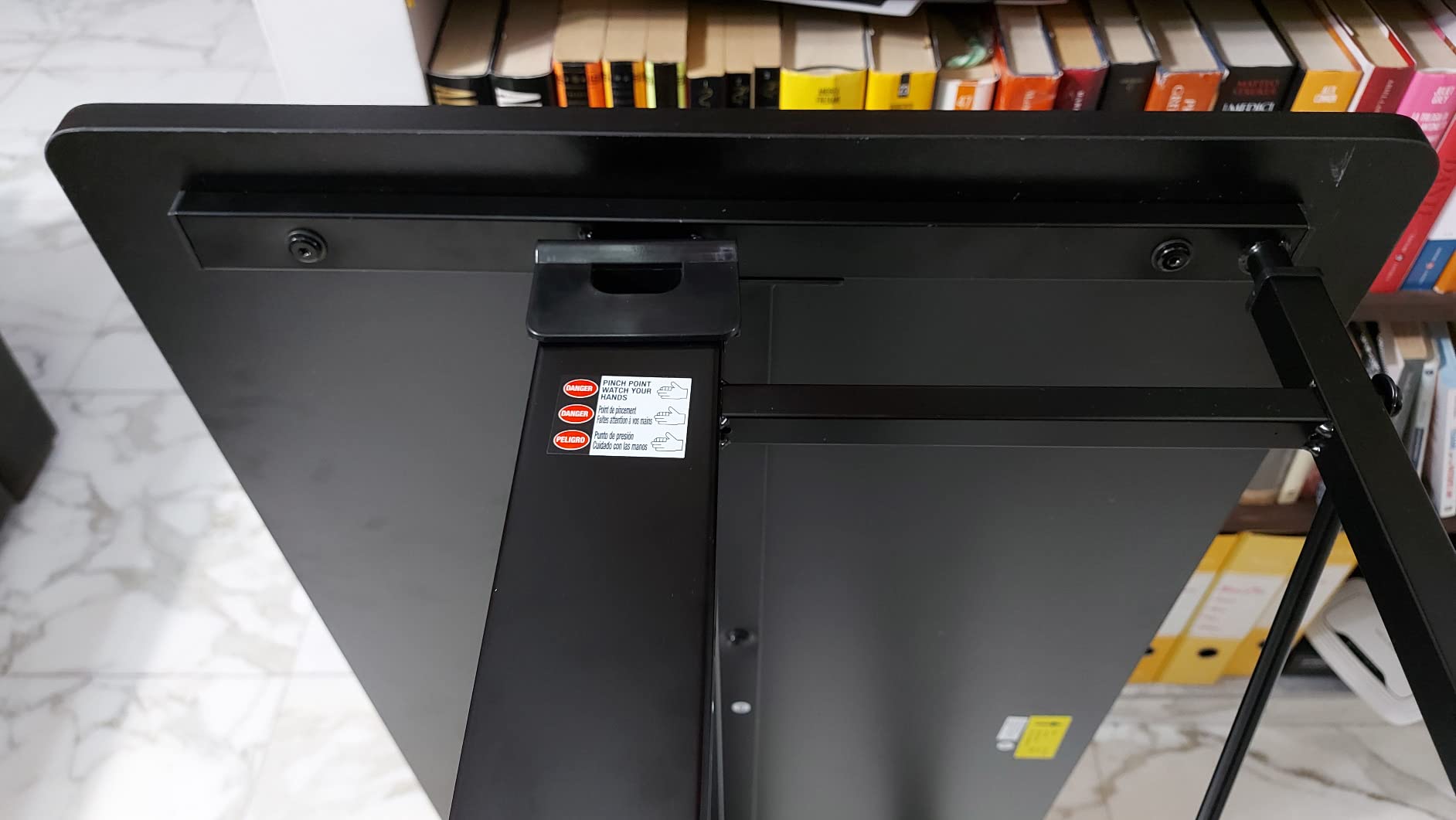 Amazon Basics Scrivania Gaming Regolabile in Altezza Nera 120x55 cm