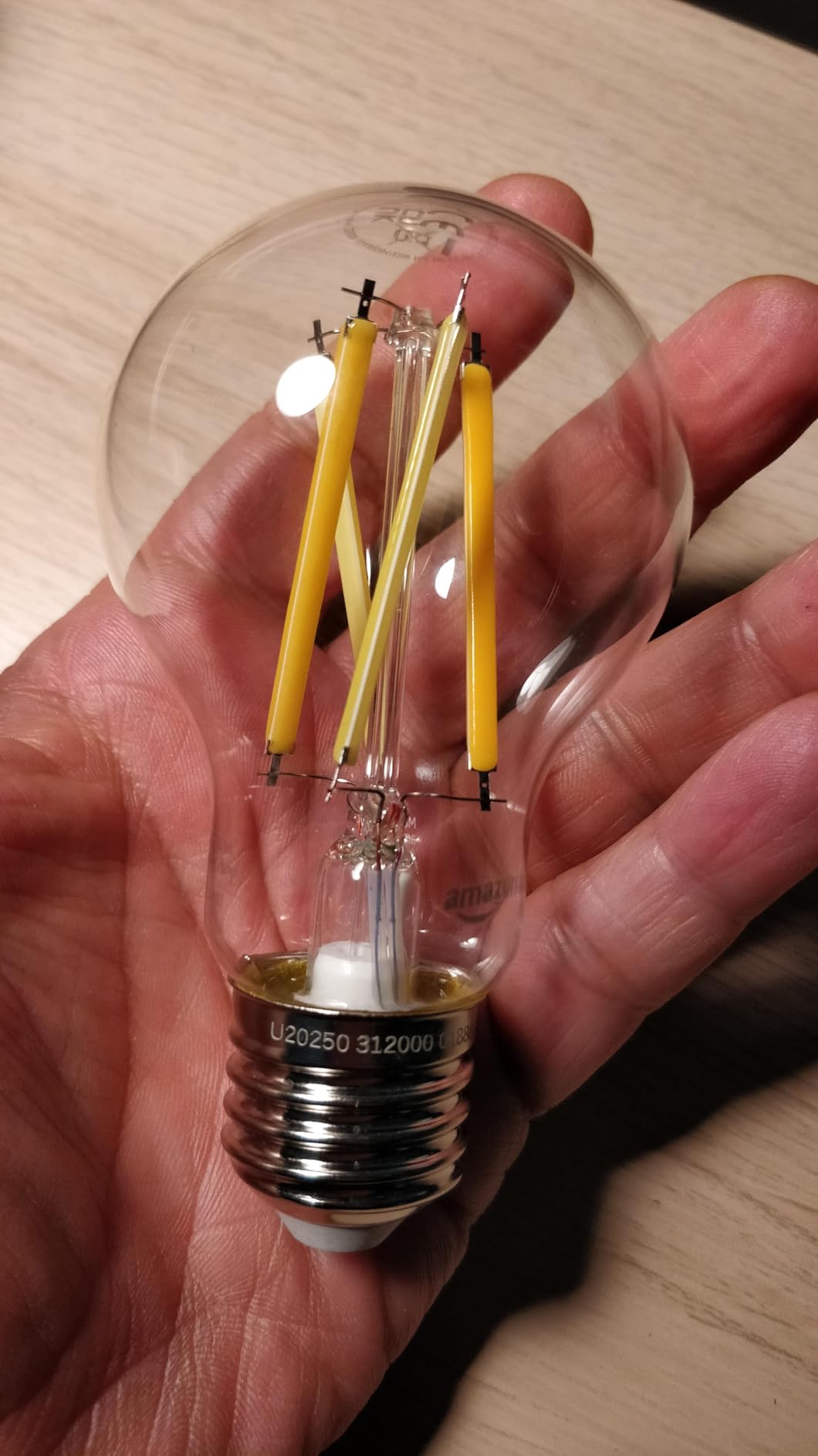 AmazonBasics Lampadina Smart Filamento LED A60 Alexa