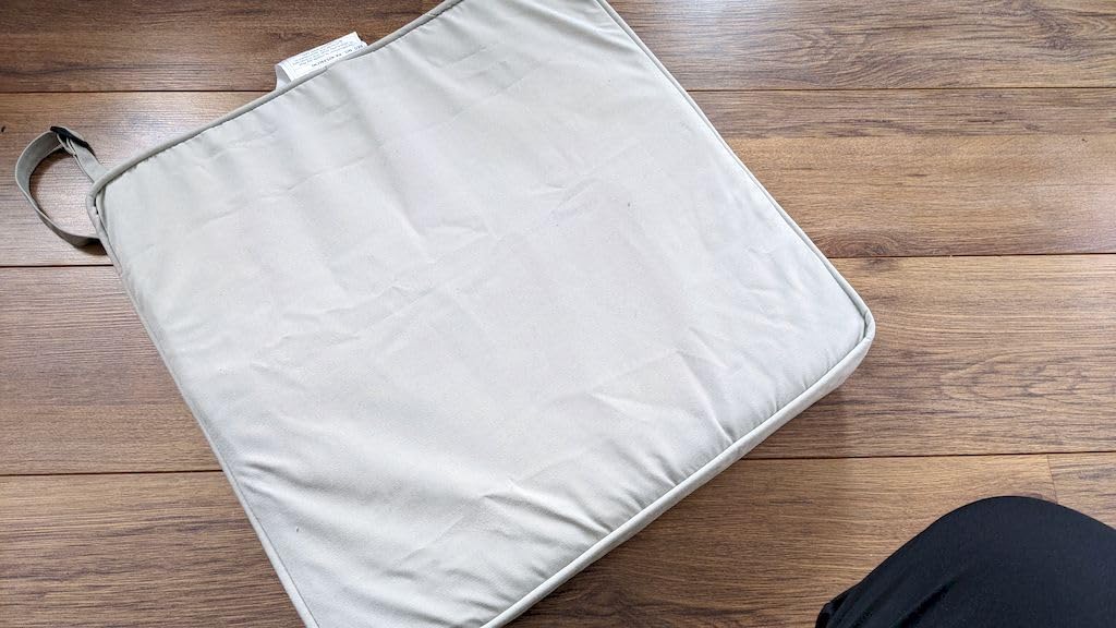 Amazon Basics Cuscino Sedia Giardino 55,9x55,9 Beige 2 Pezzi