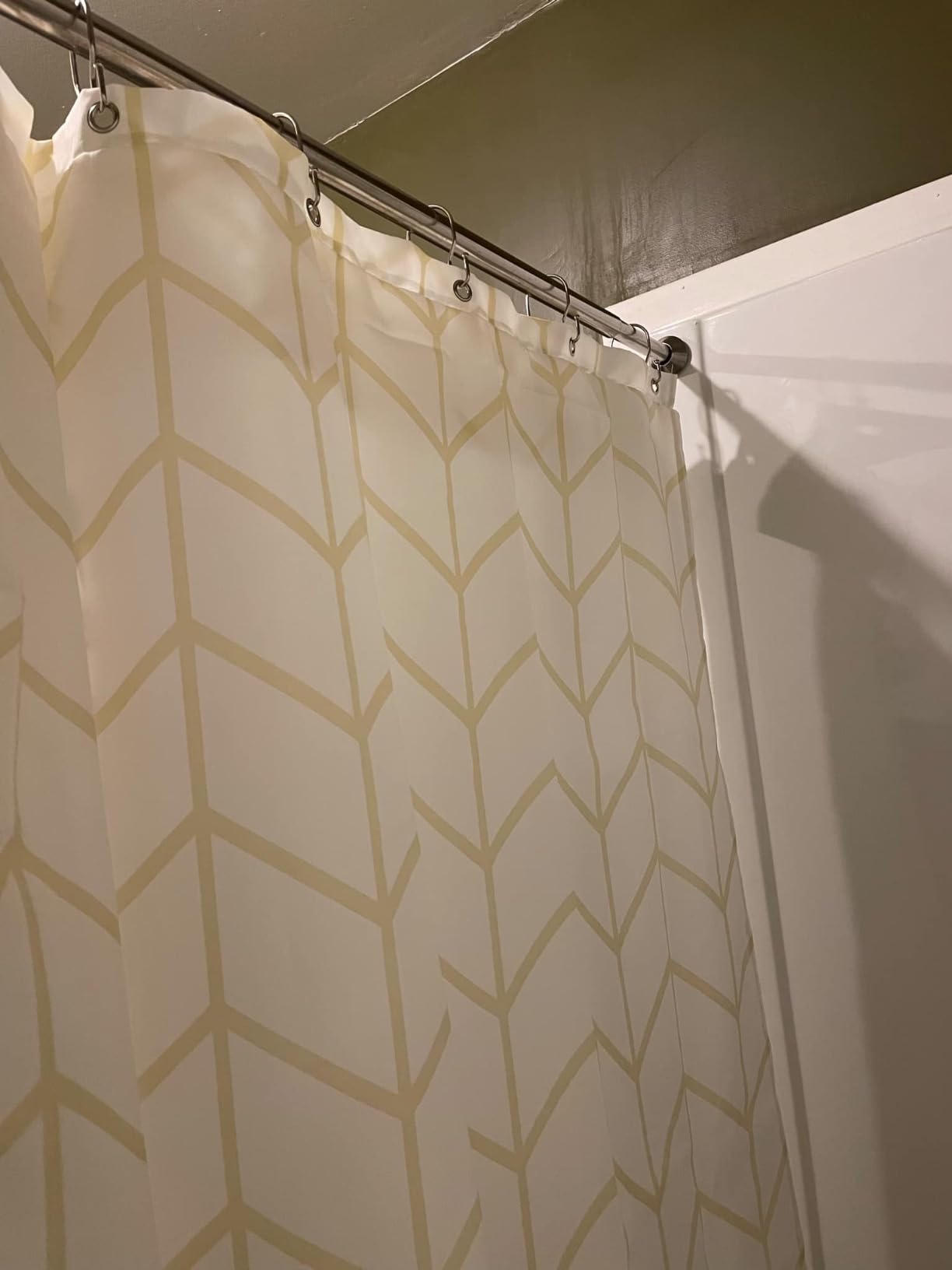AmazonBasics Tenda Doccia Tessuto 183x183 cm Spina Pesce