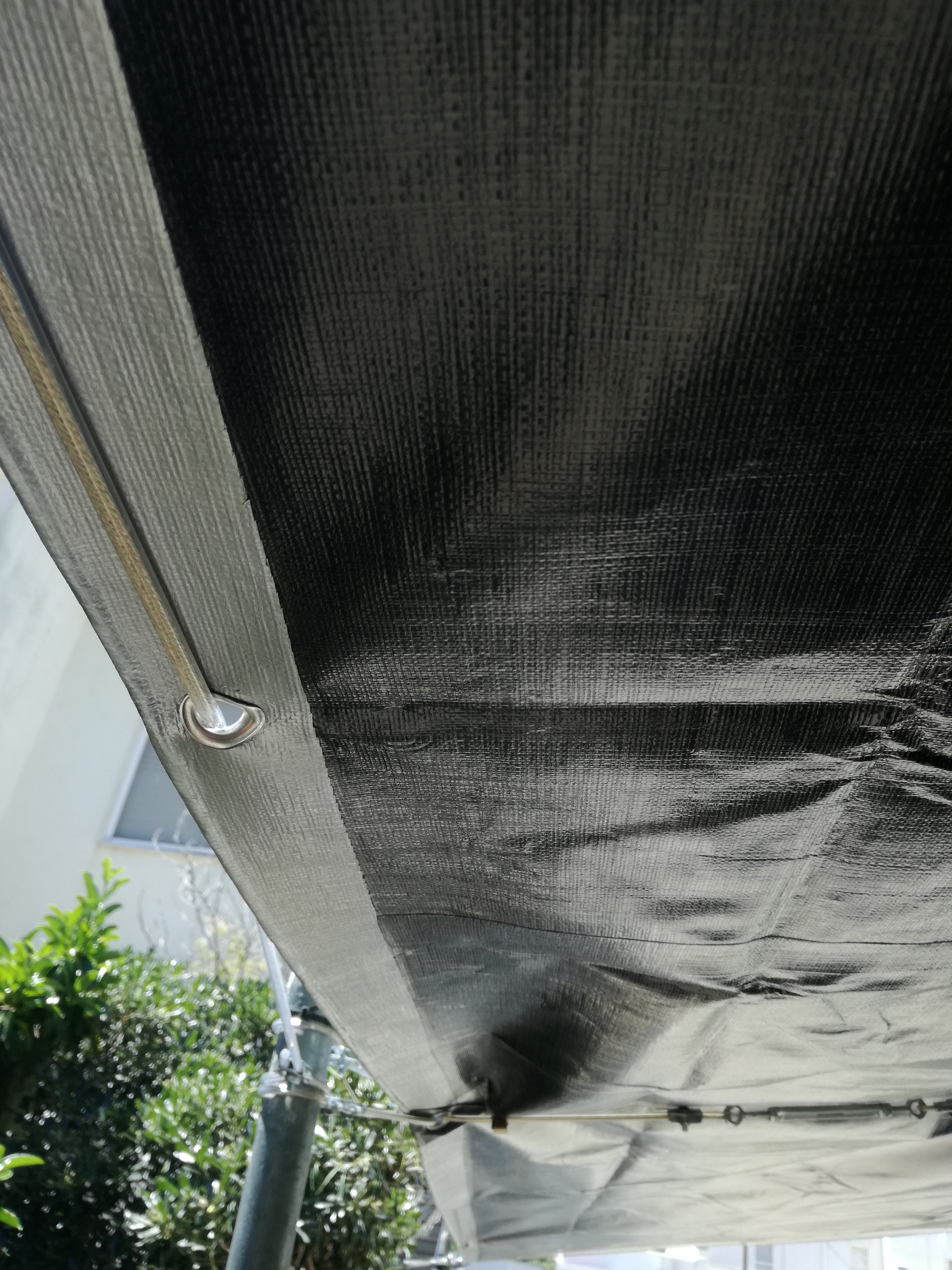 AmazonBasics Telo Impermeabile 3,6 x 6 m Argento/Nero