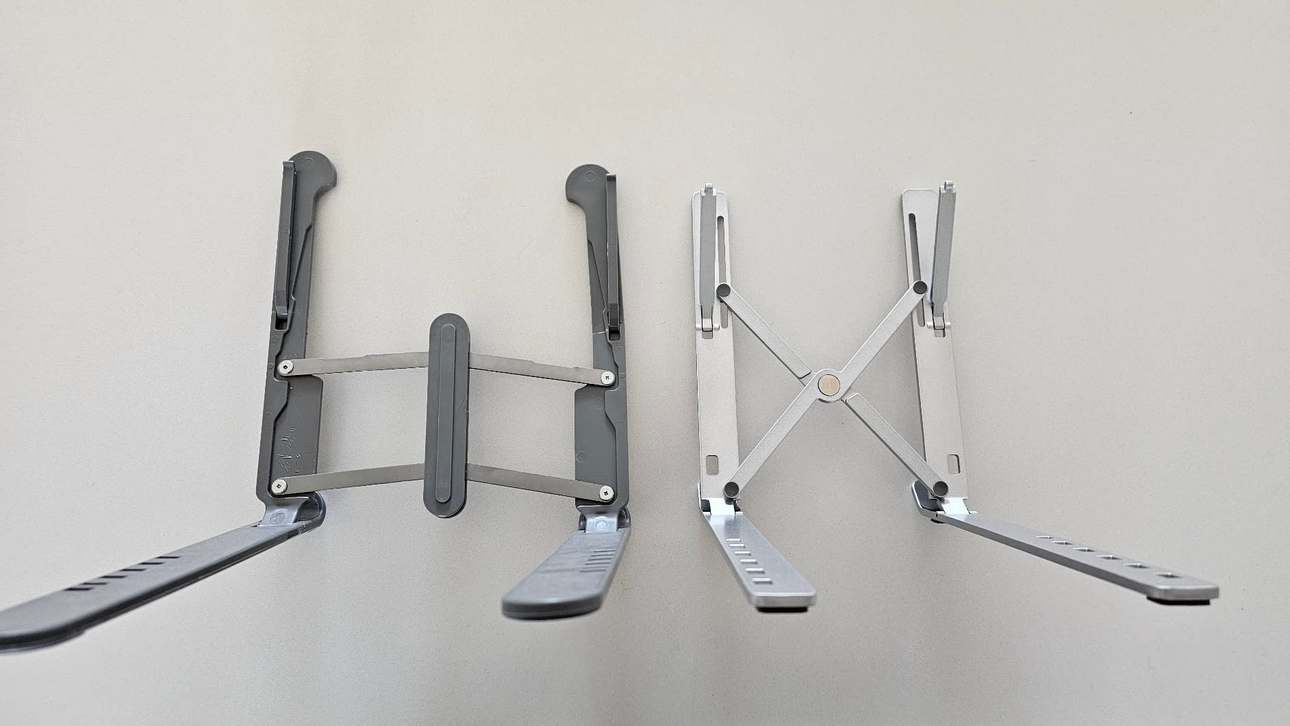 Amazon Basics supporto laptop alluminio 10-15,6" argento 6 angoli