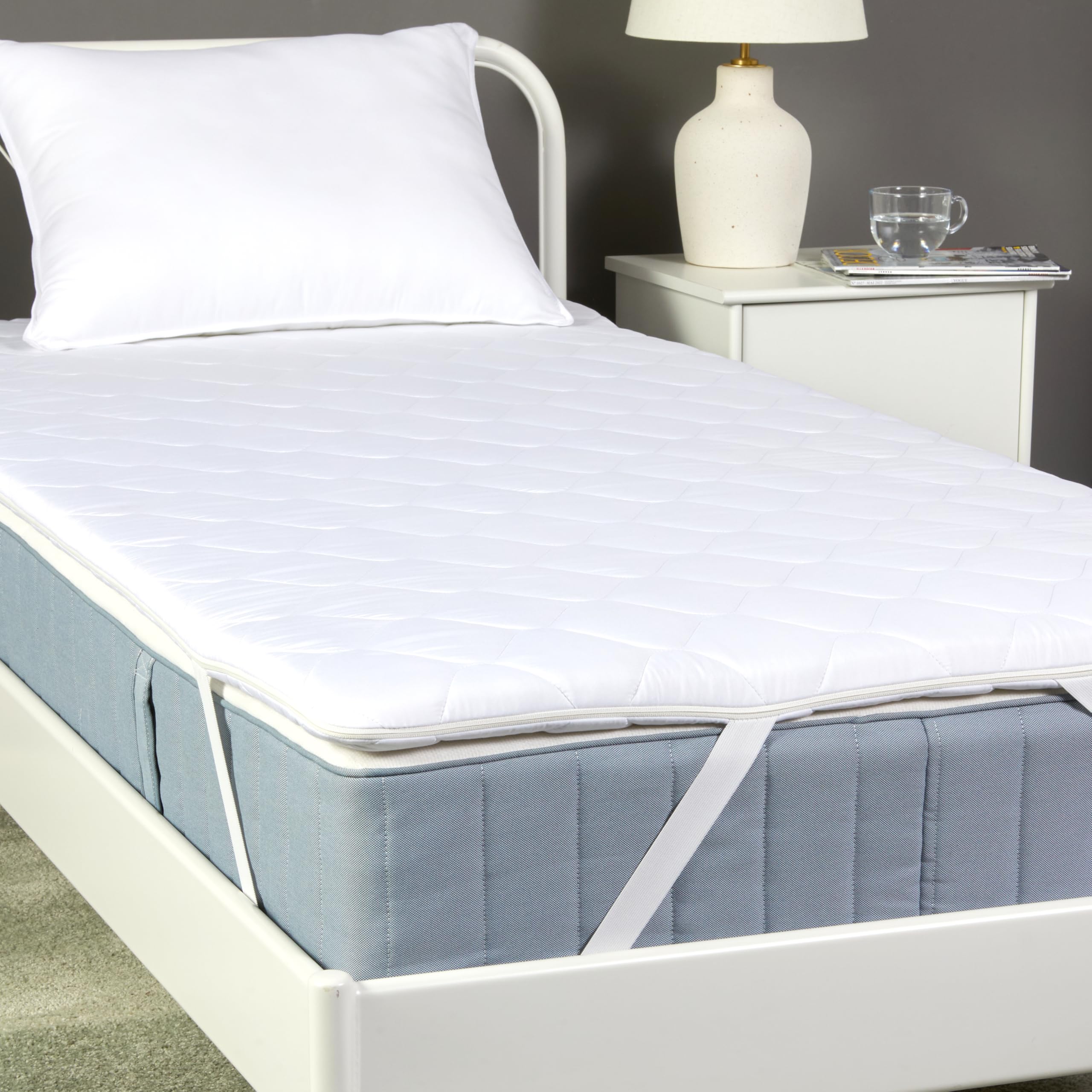 AmazonBasics coprimaterasso schiuma 160x200x6 bianco