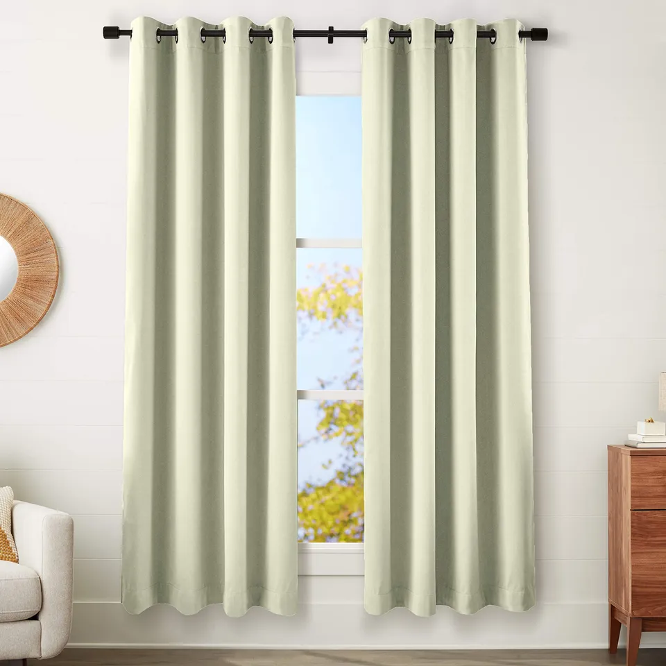 Amazon Basics Theatre Grade tende oscuranti 52x95 verde salvia 2 pezzi termiche