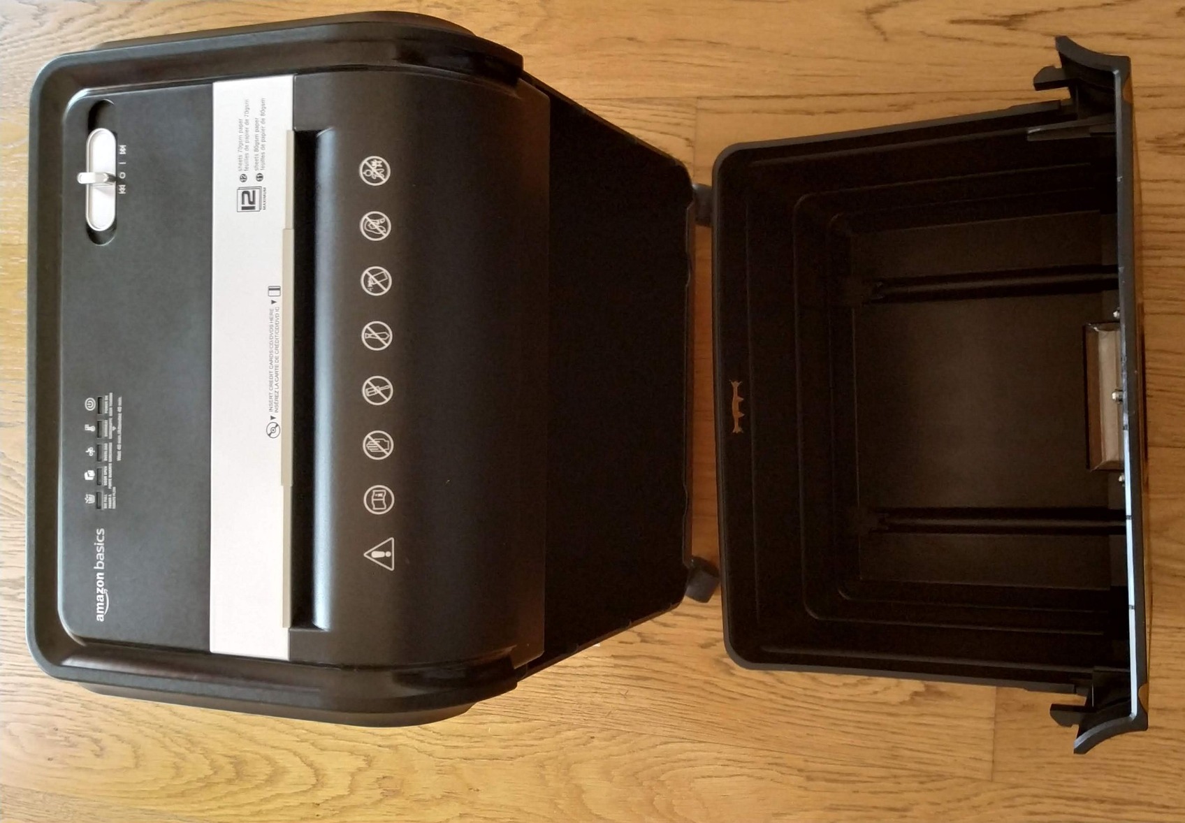 Amazon Basics Distruggidocumenti 12 fogli P4 21,5 L