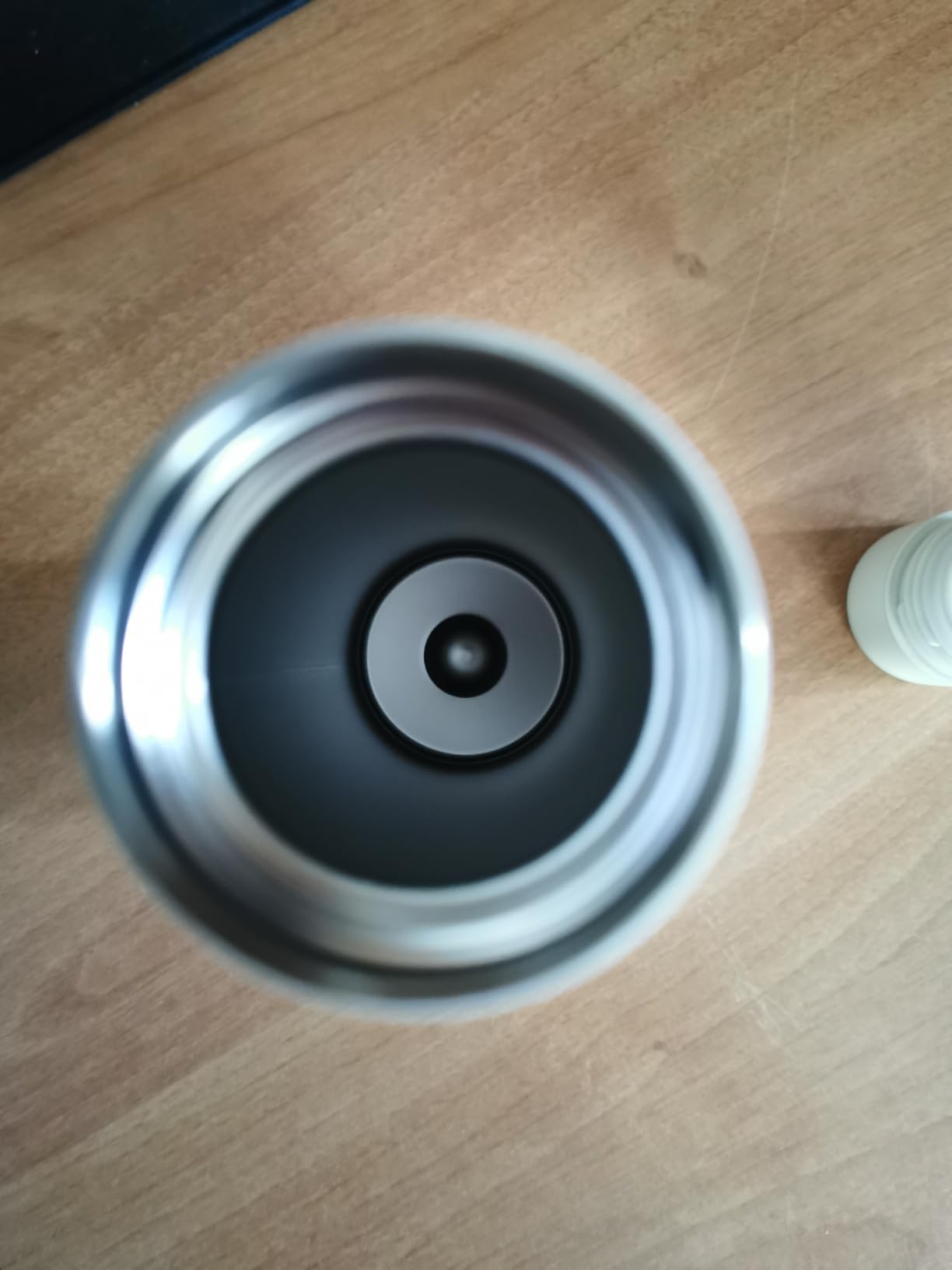 Amazon Basics Borraccia Termica 592 ml Bianco Sporco Inox