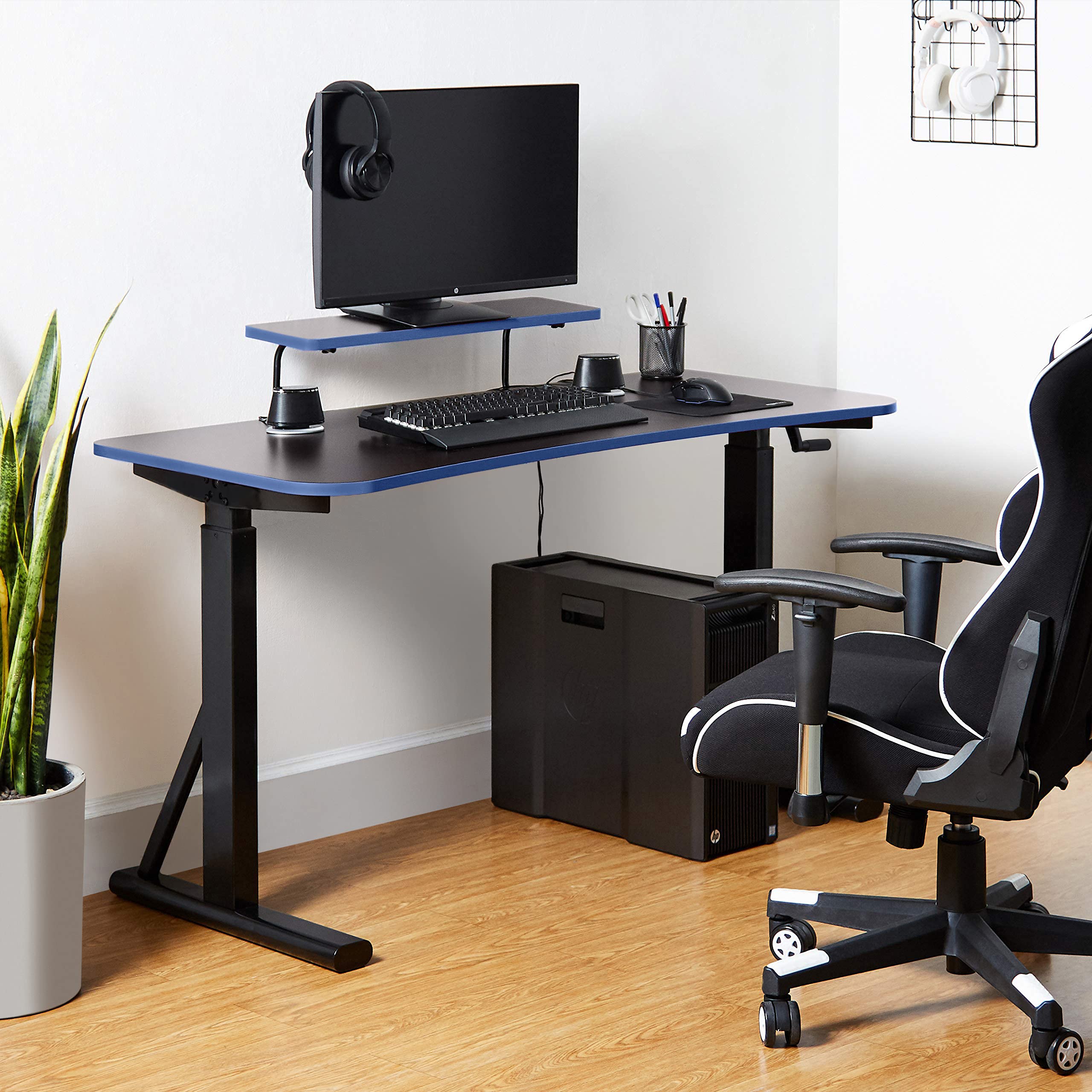 Amazon Basics scrivania gaming 140cm altezza regolabile blu