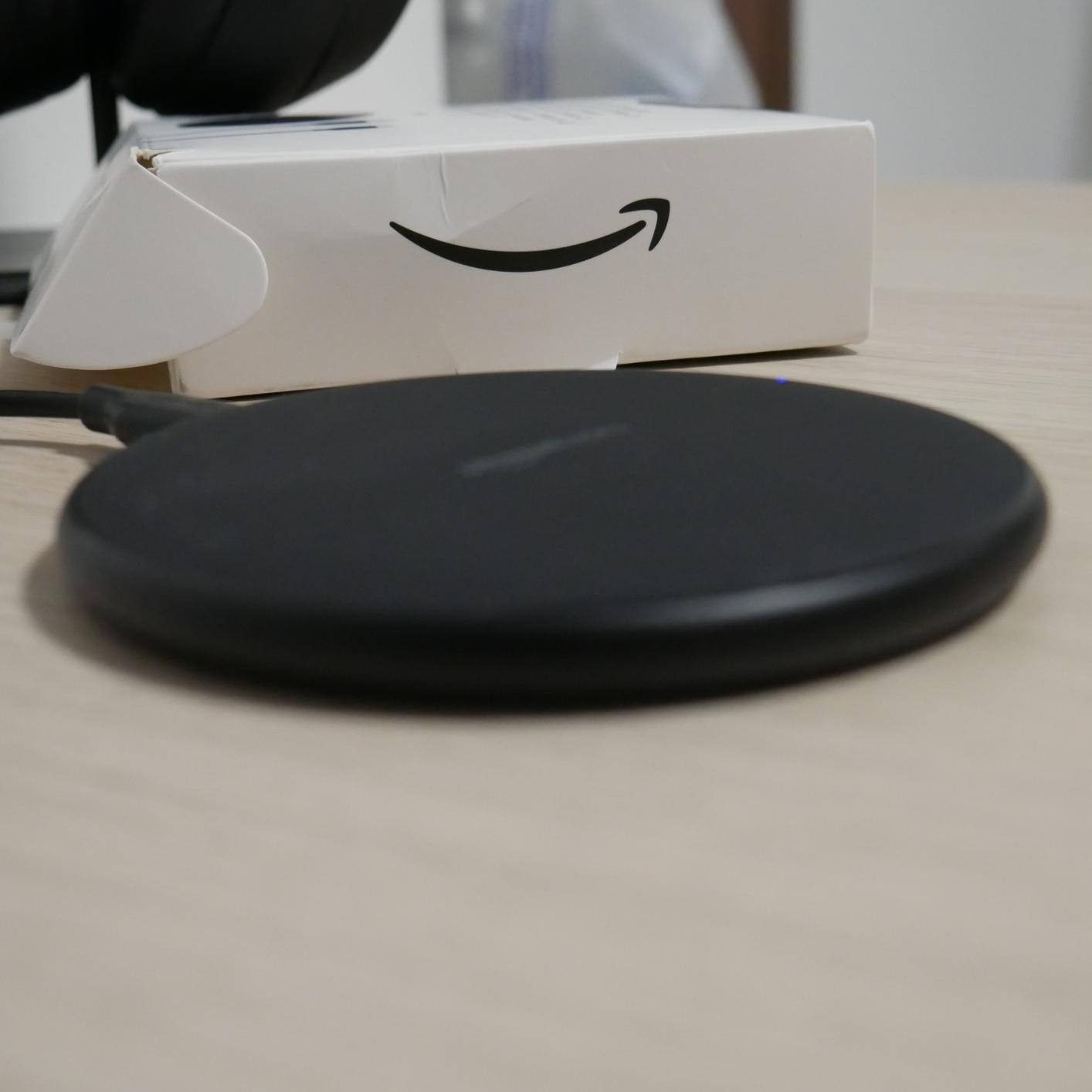 Amazon Basics Caricatore Wireless 15W Nero con Cavo USB