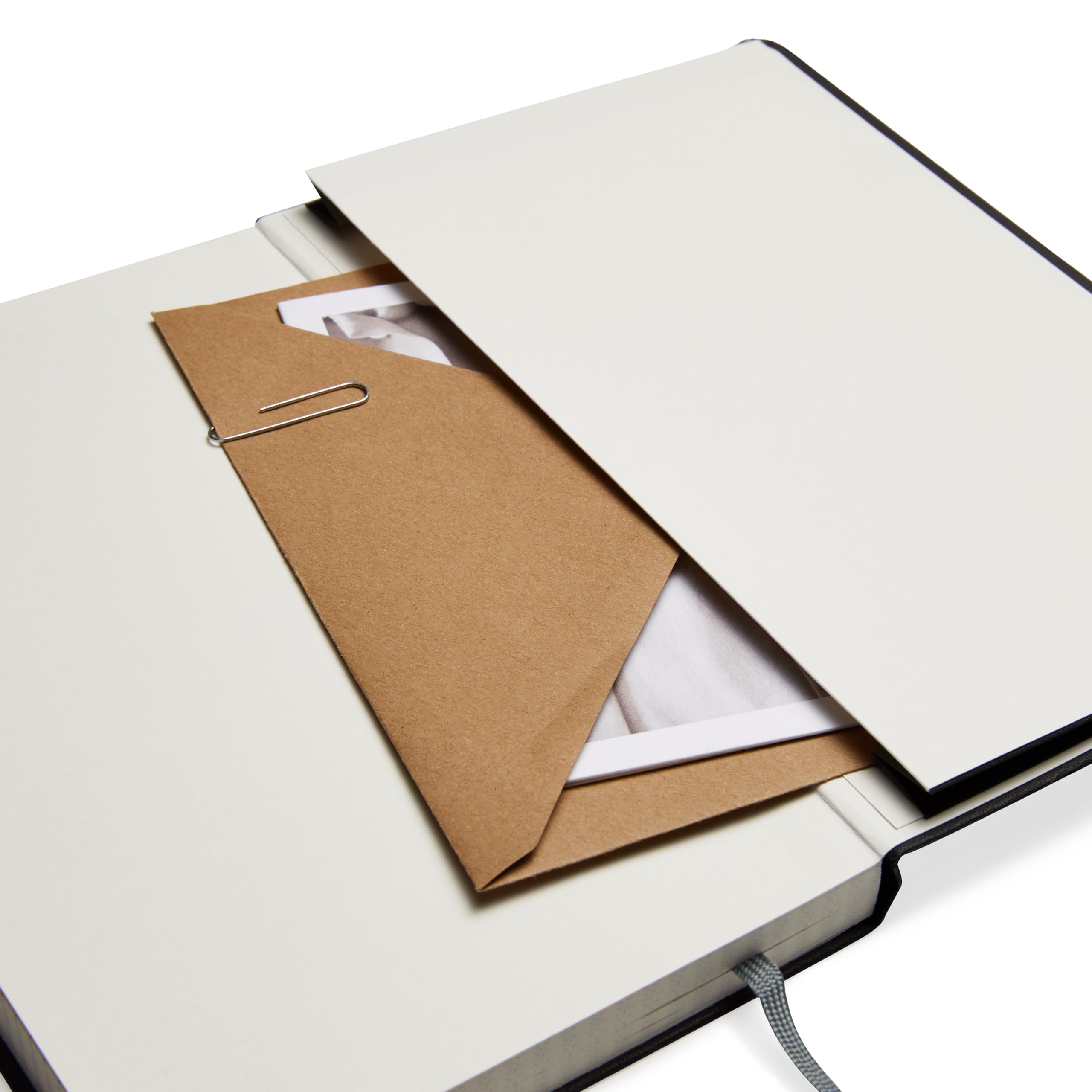 Amazon Basics Quaderno A5 a Righe 240 Pagine Nero Classic