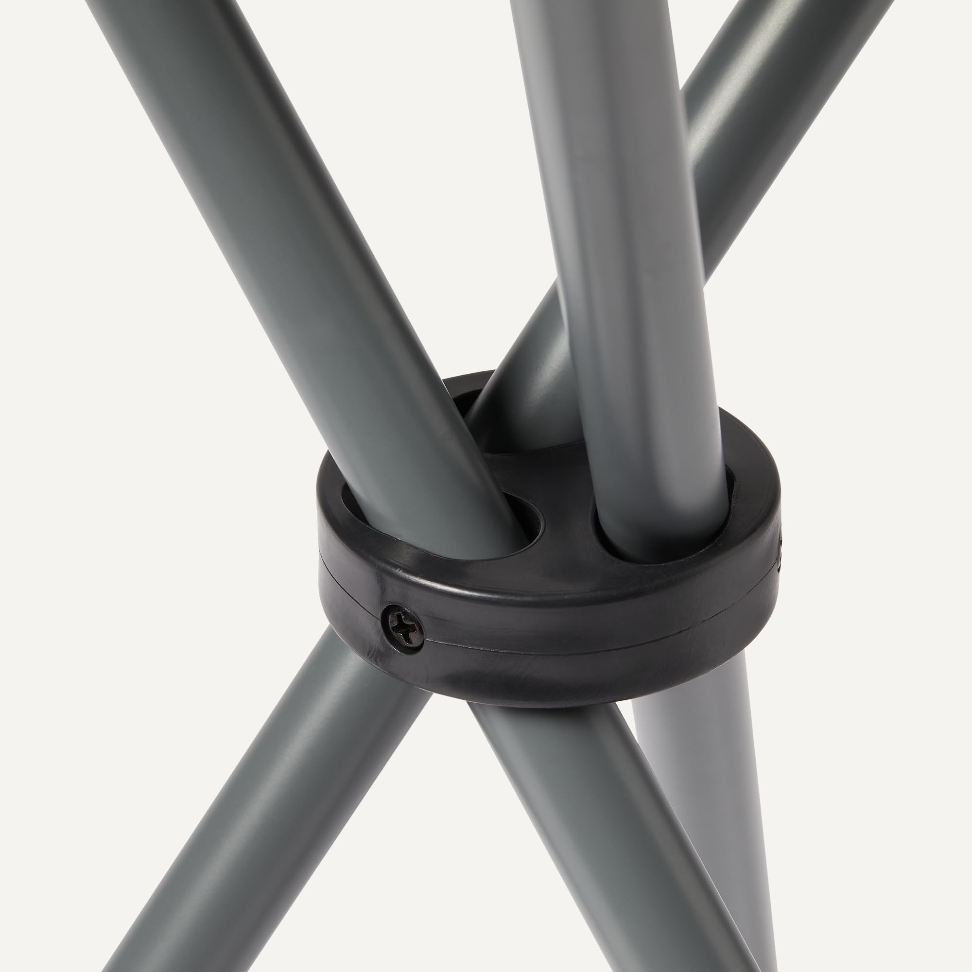 Amazon Basics sgabello campeggio pieghevole nero 102 kg
