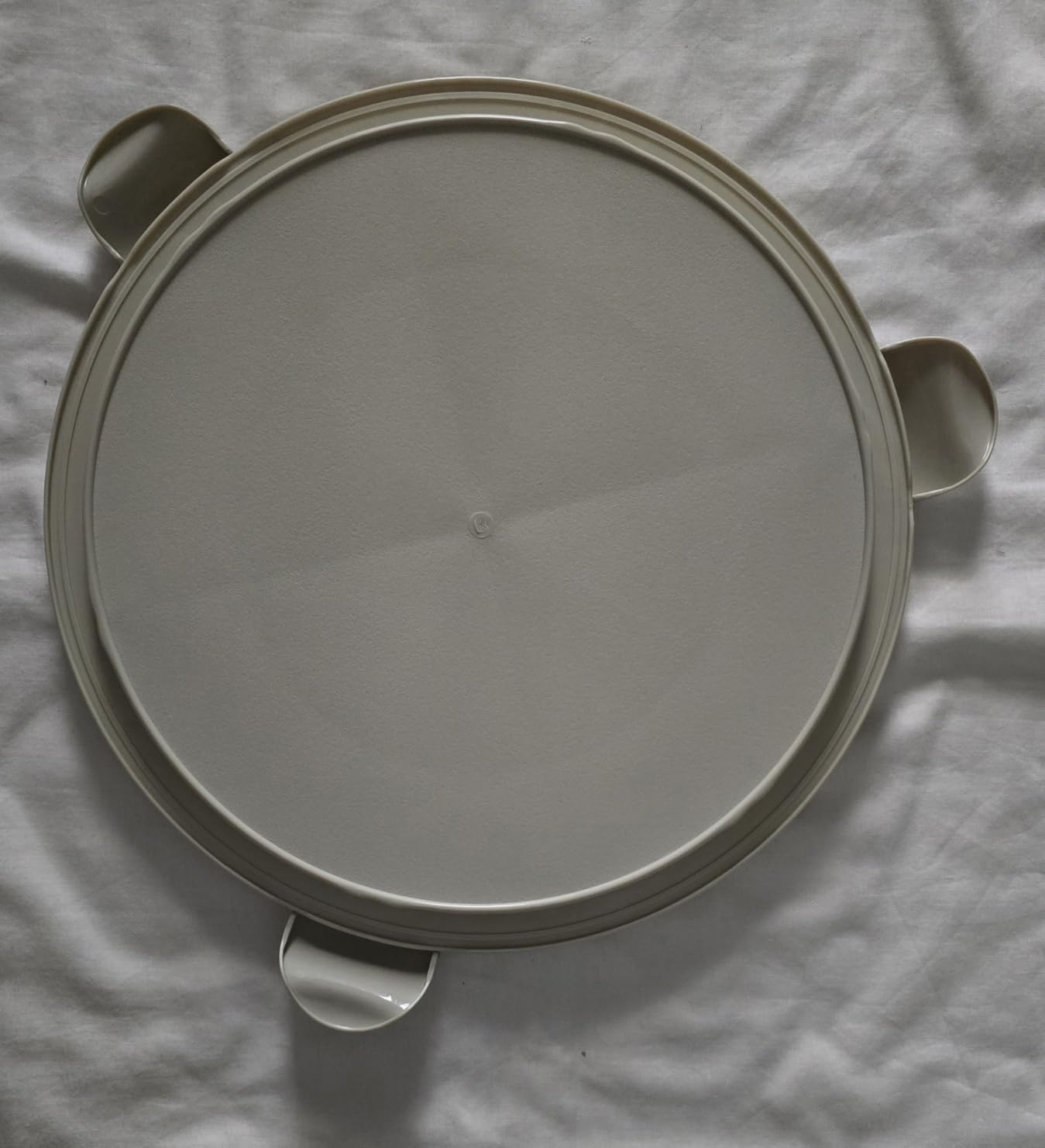 Amazon Basics Portatorta Rotondo 30 cm con Manico Senza BPA