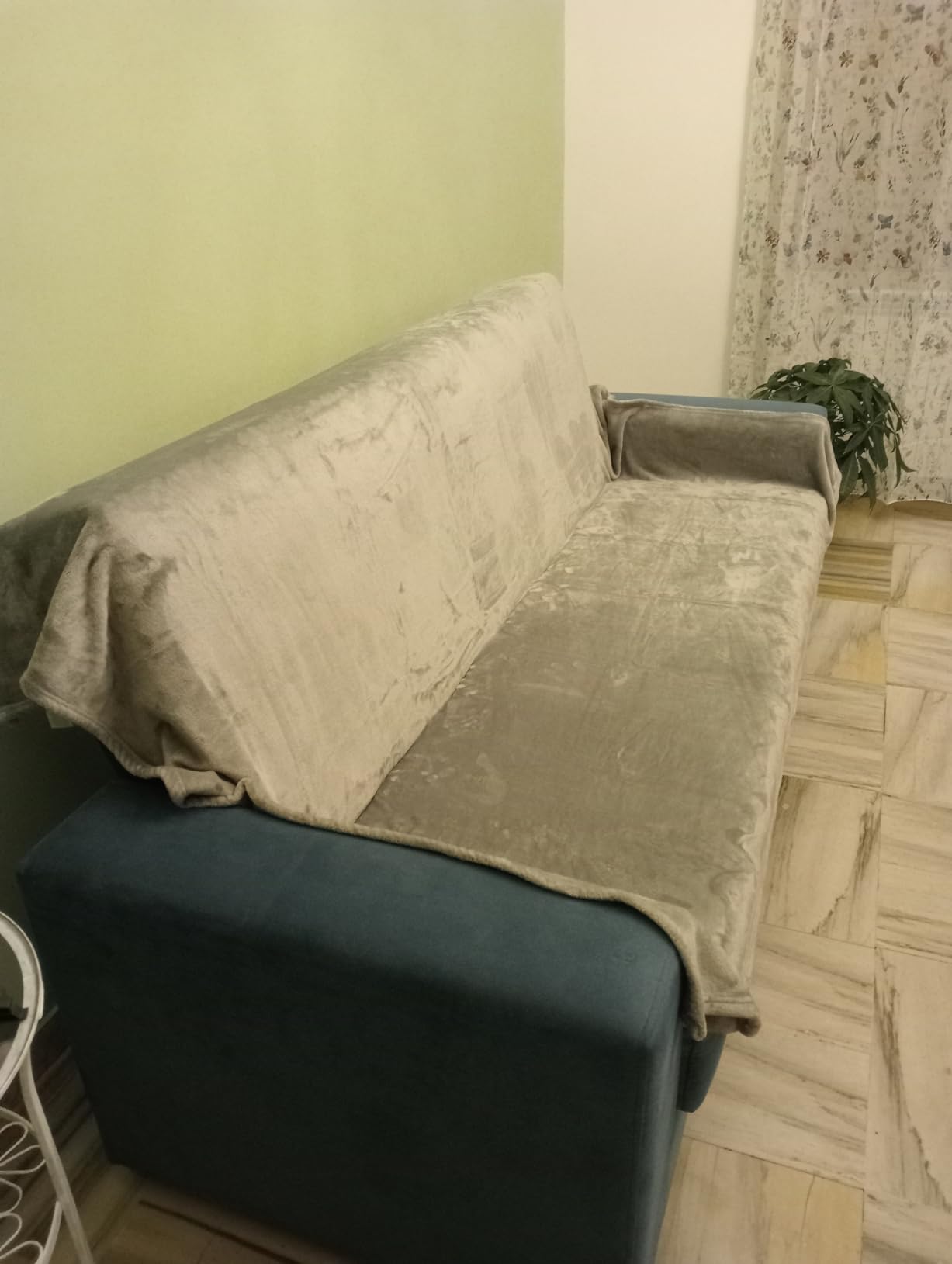 AmazonBasics copriletto velluto 168 x 229 cm sabbia