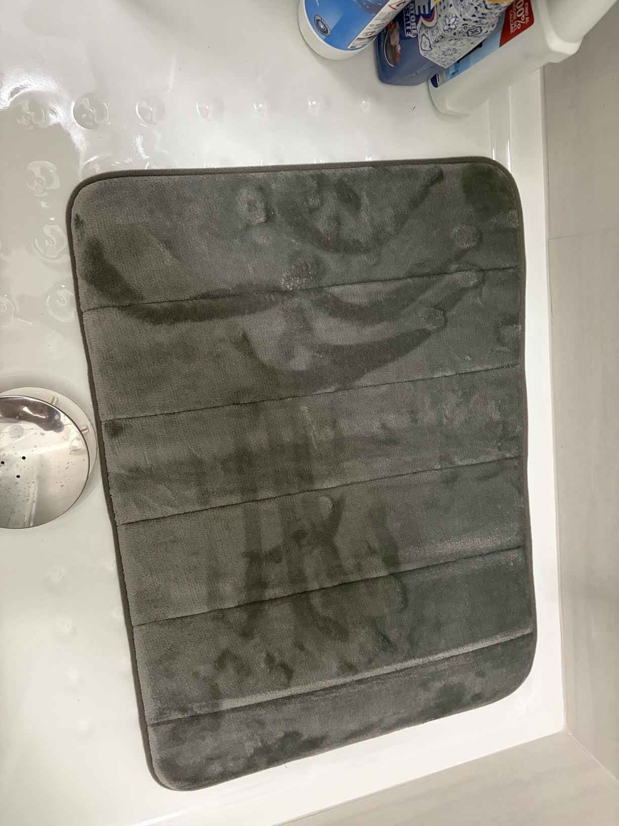 Amazon Basics Tappeto Bagno Memory Foam 43x61 Grigio Chiaro