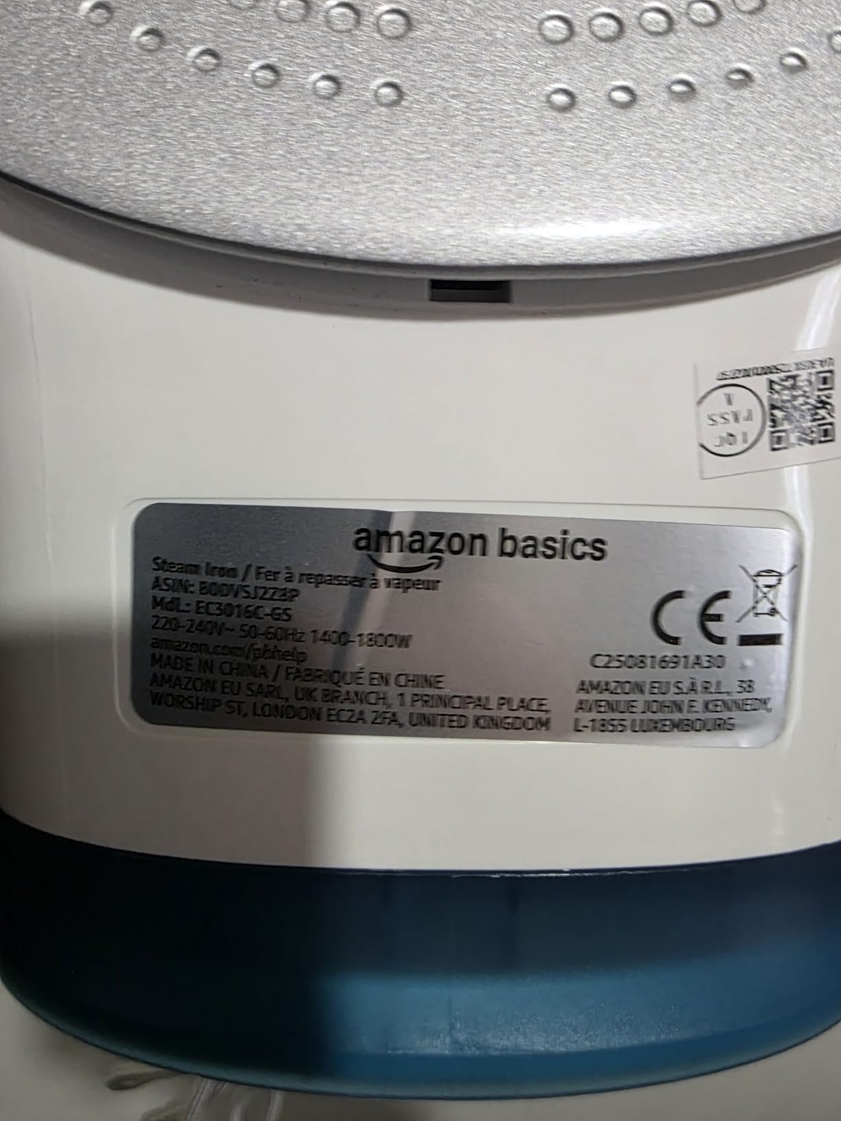 Amazon Basics ferro da stiro a vapore 1800W 200 ml blu