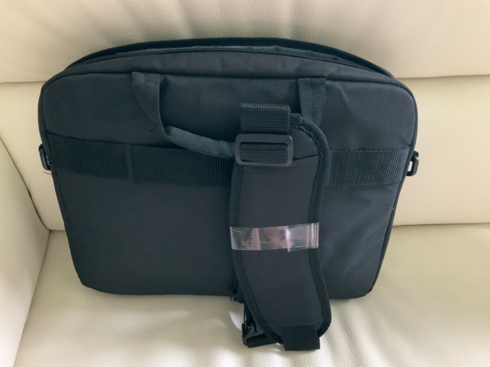 Amazon Basics borsa tracolla laptop 17,3 pollici 44 cm nero