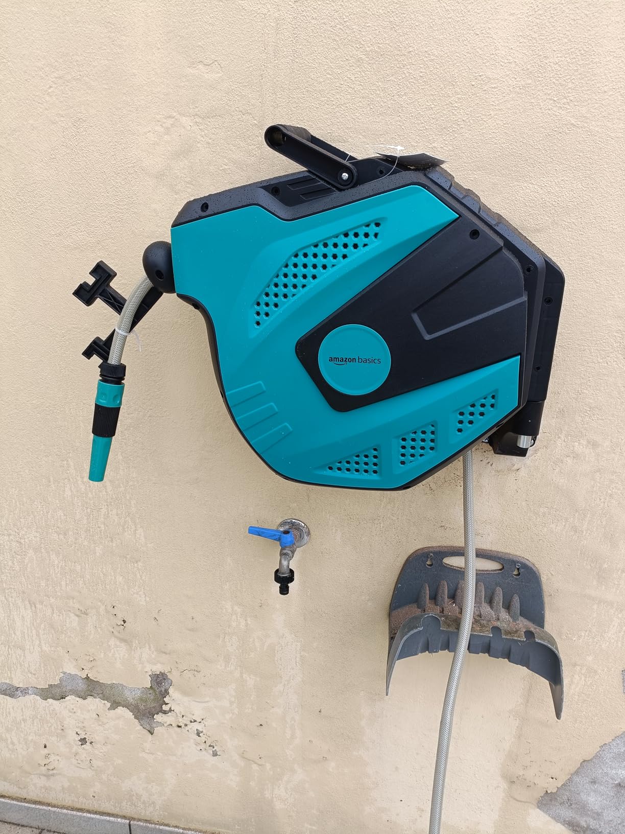 Amazon Basics Avvolgitubo Automatico 25m da parete