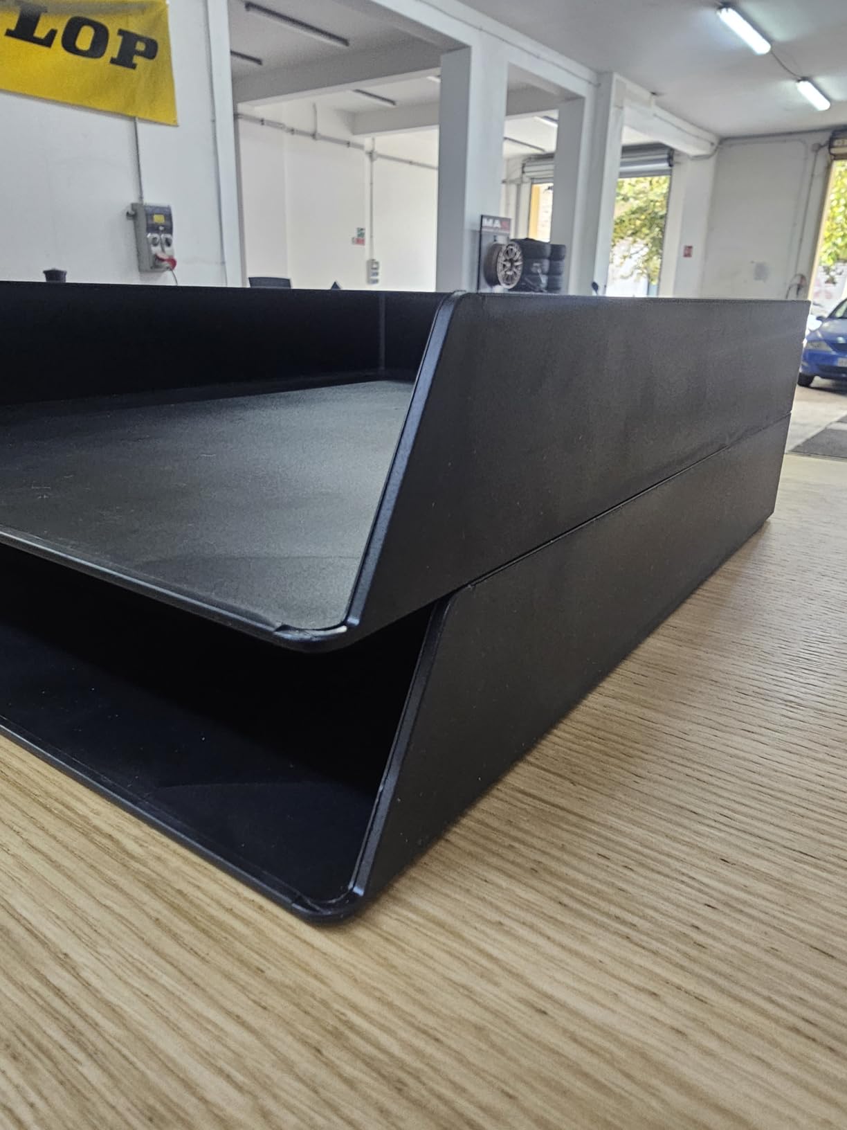 AmazonBasics Portacorrispondenza Nero 2 Pezzi