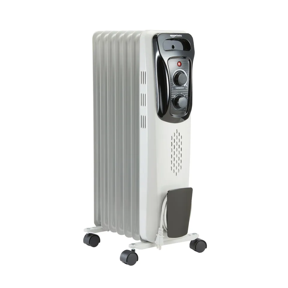 Amazon Basics Termosifone Olio 1500W Bianco 7 Elementi